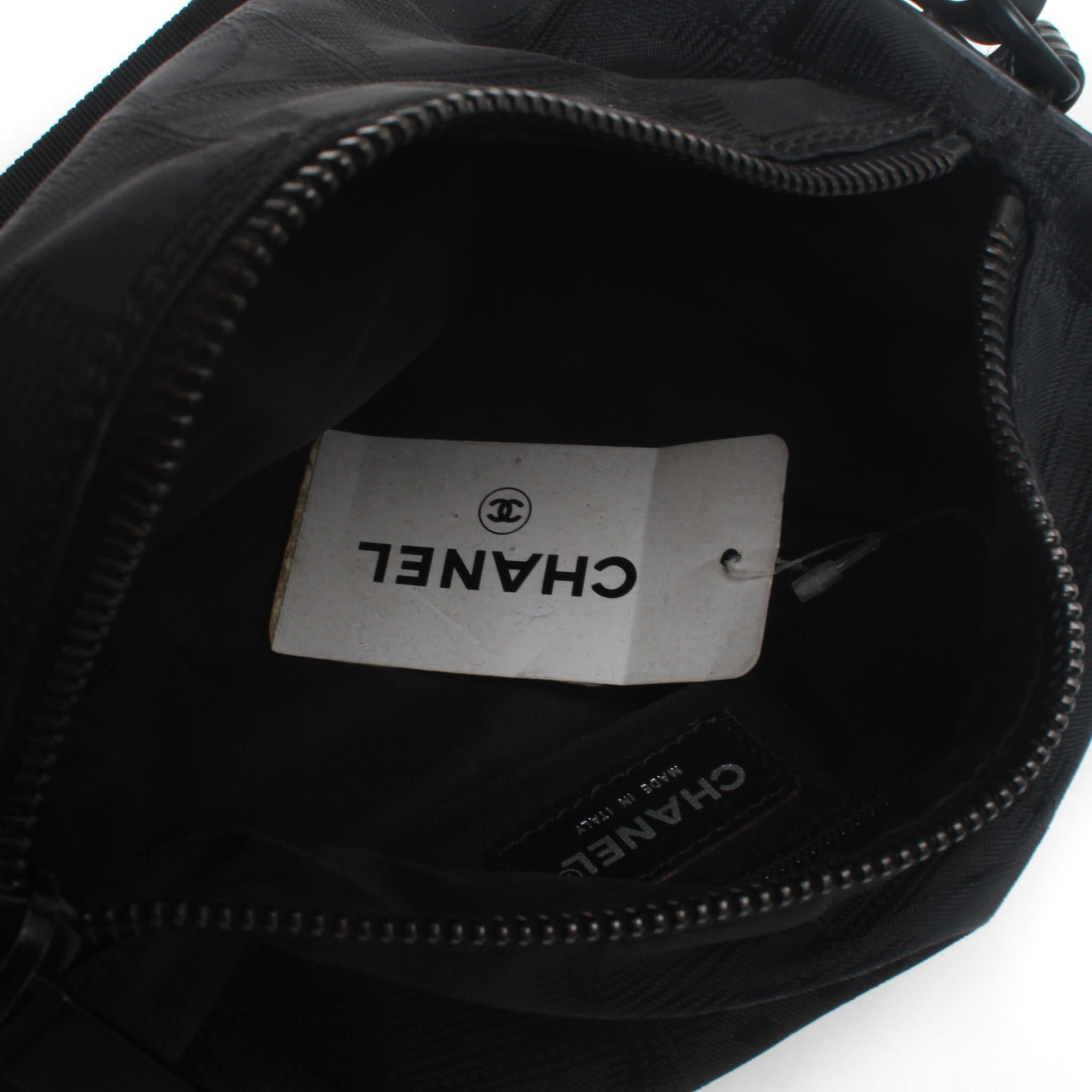 Chanel Crossbody Bag In Good Condition In Melbourne, Victoria