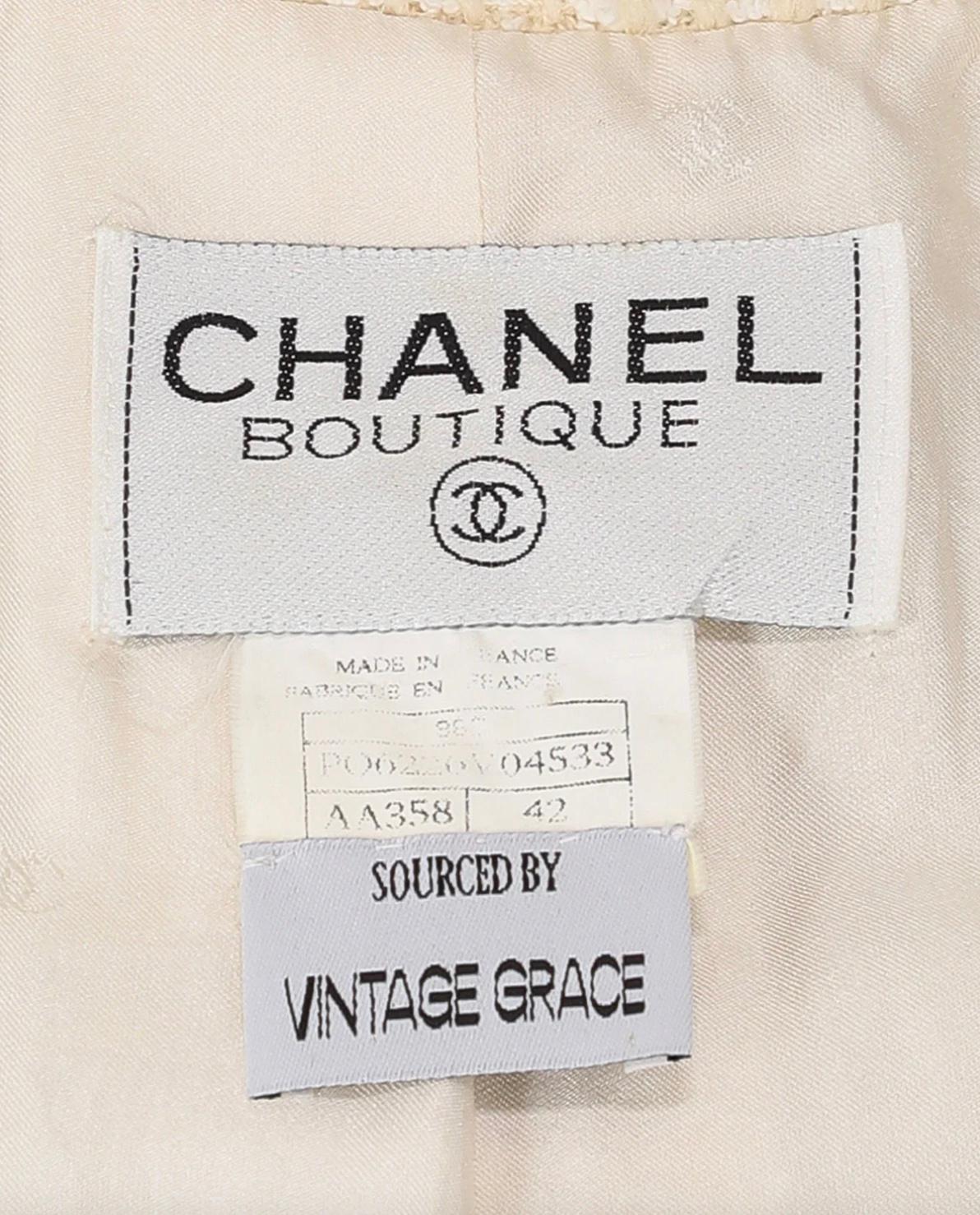 Tailleur jupe en tweed blanc Chanel Cruise 1996 Pour femmes en vente