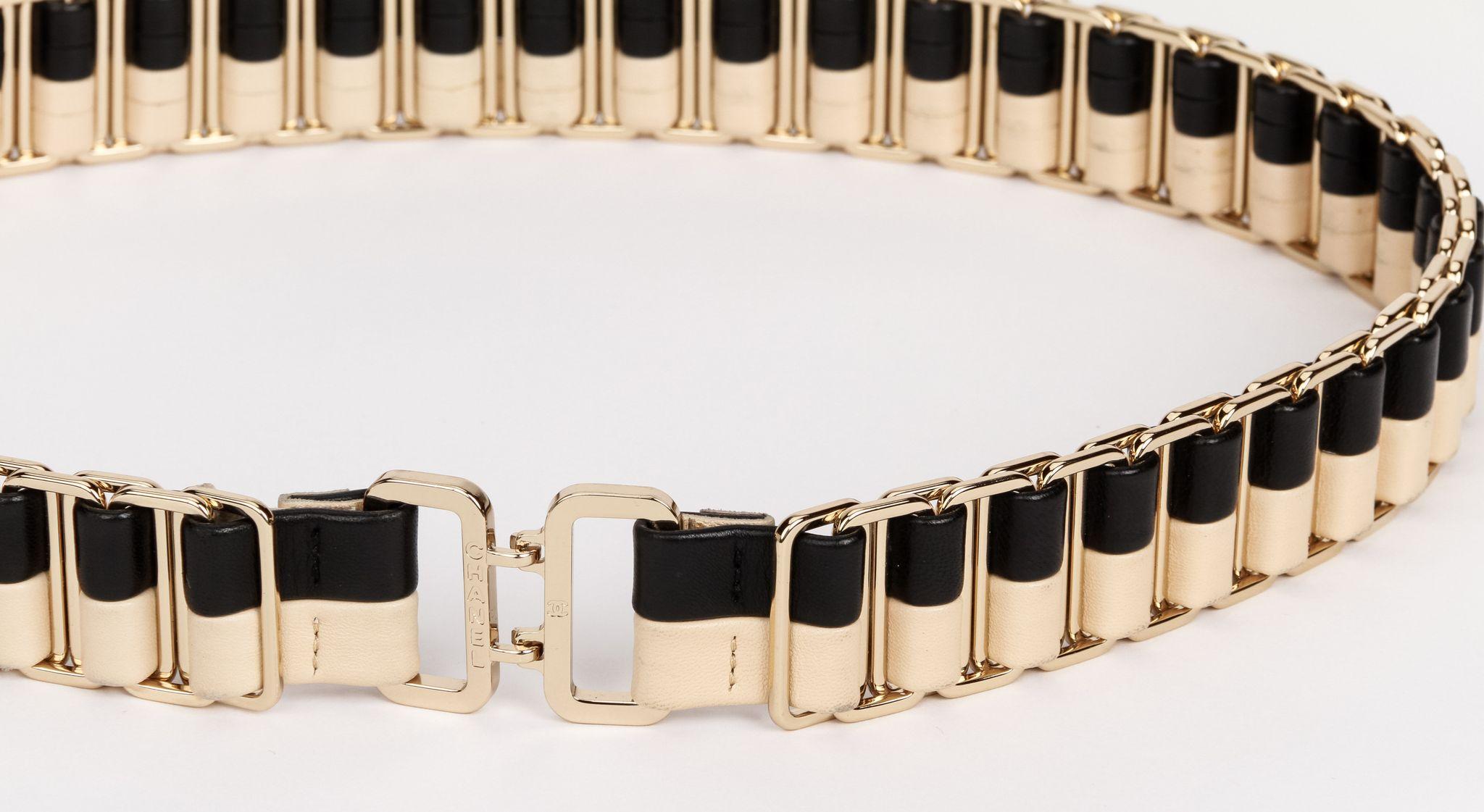 Chanel Cruise 2005 black and beige belt In Excellent Condition For Sale In West Hollywood, CA