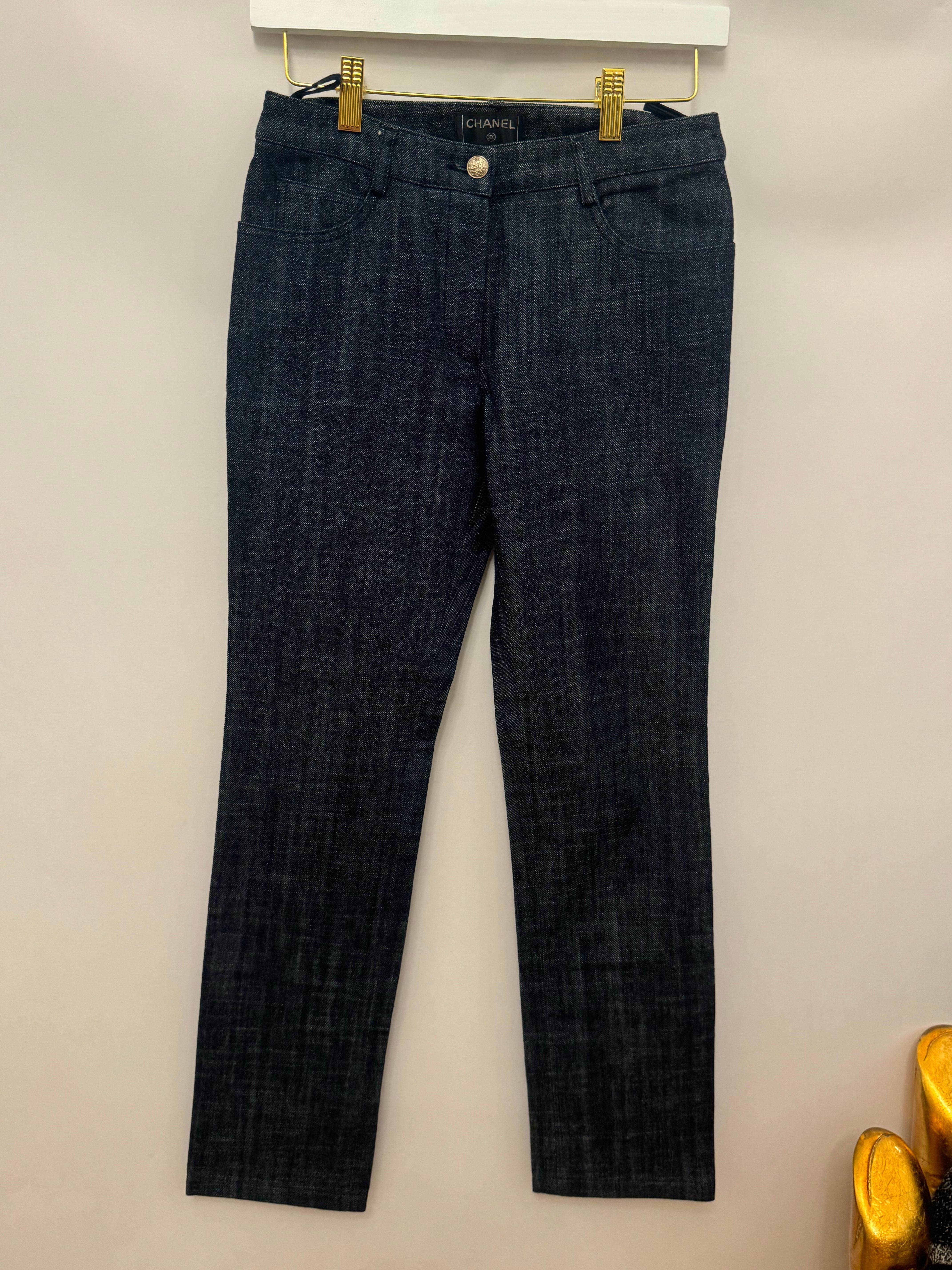 Nero Chanel Cruise 2005 il diavolo indossa i jeans con logo CC di Prada in vendita