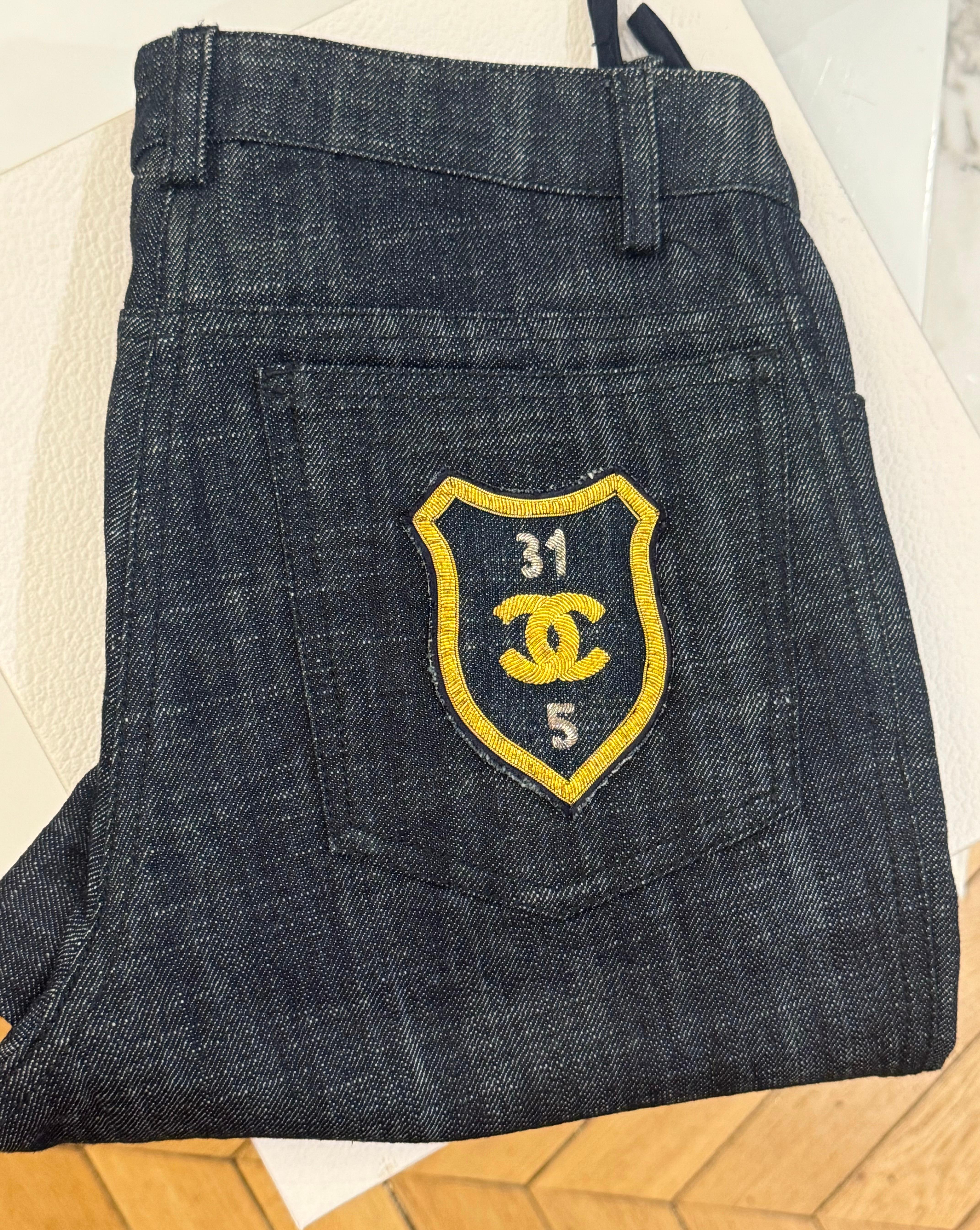 da uomo o donna Chanel Cruise 2005 il diavolo indossa i jeans con logo CC di Prada in vendita