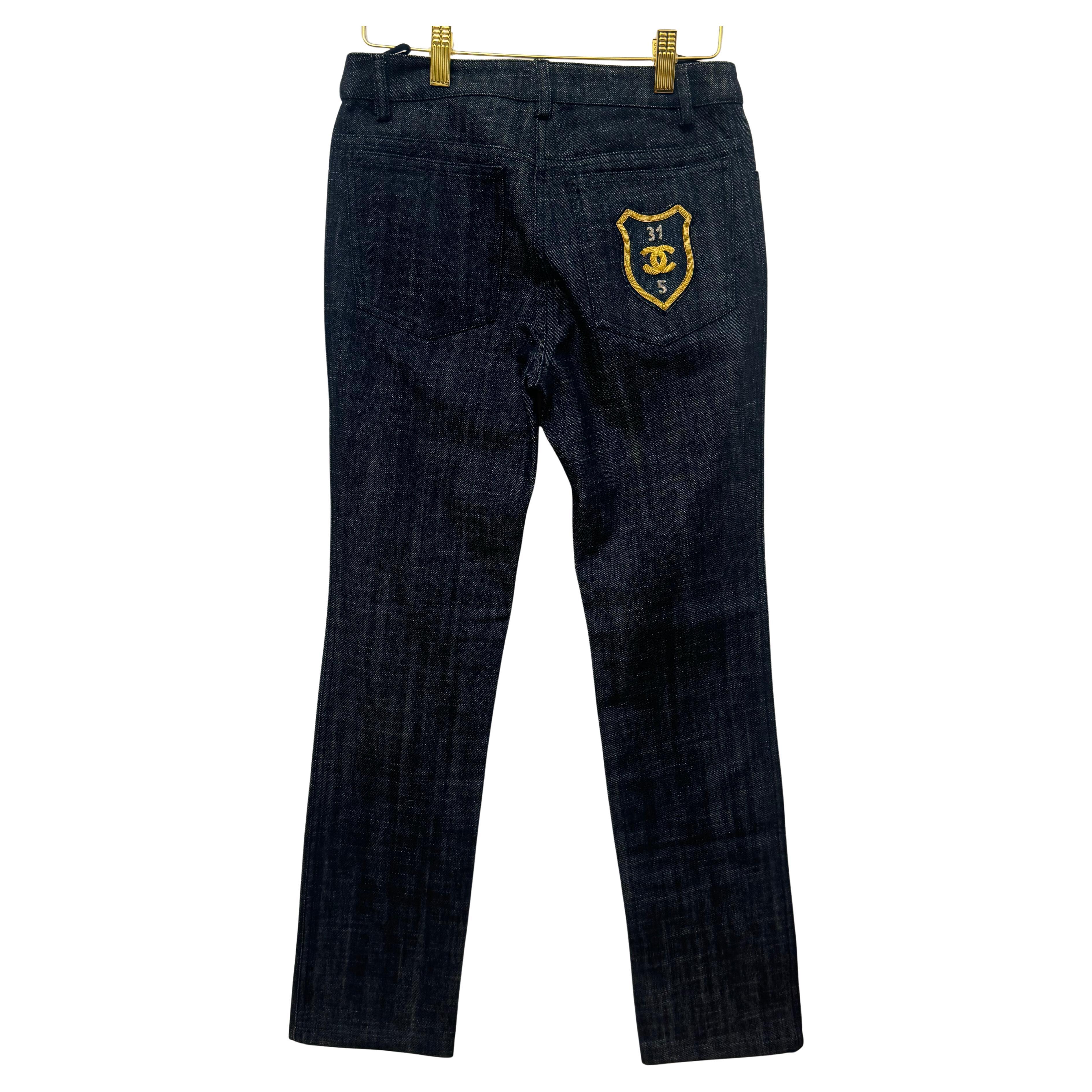 Chanel Cruise 2005 il diavolo indossa i jeans con logo CC di Prada in vendita