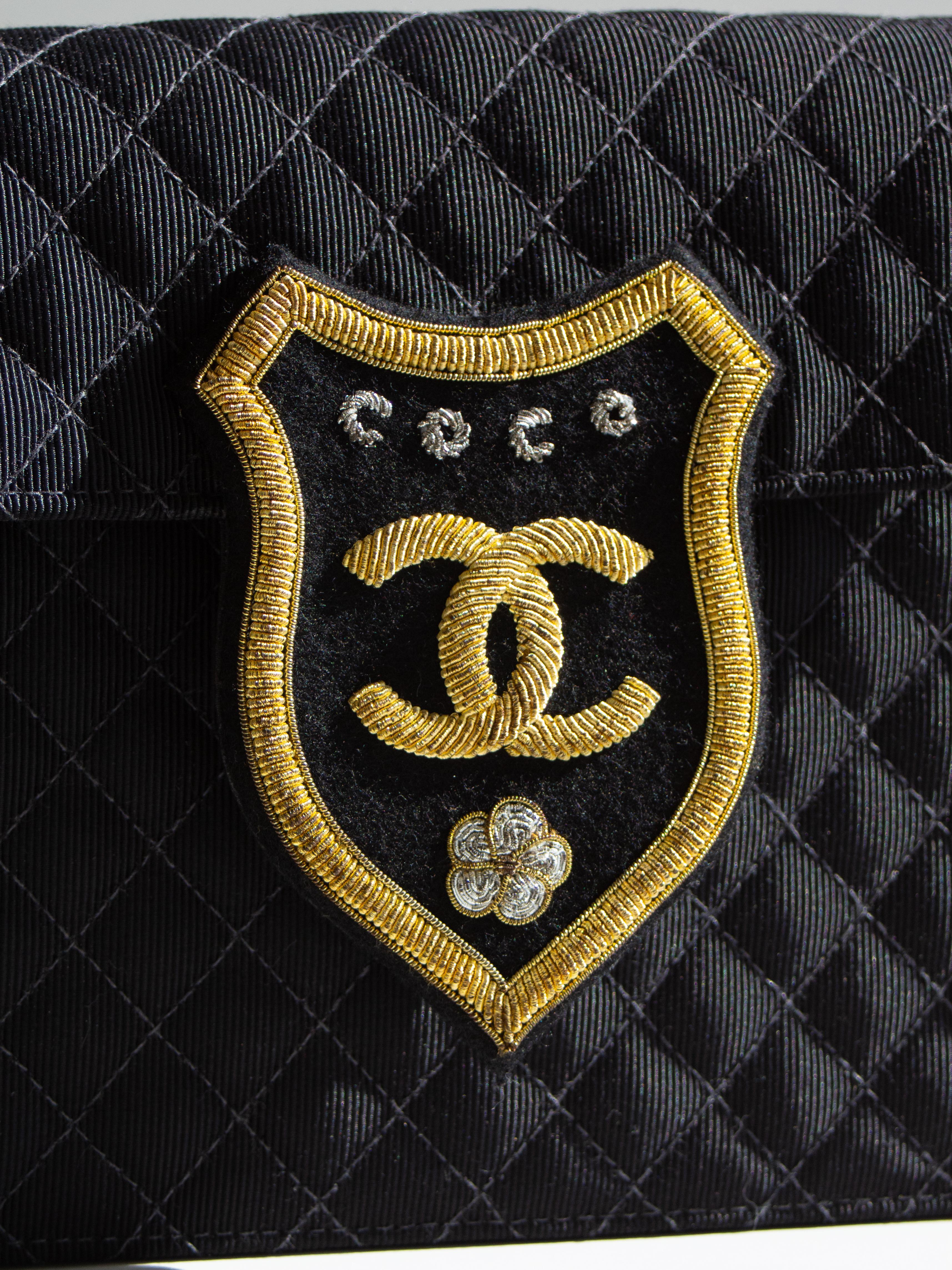 Women's Chanel Cruise 2005 Trapeze Quilted Black Coco CC Camellia Crest 05C Mini Bag For Sale