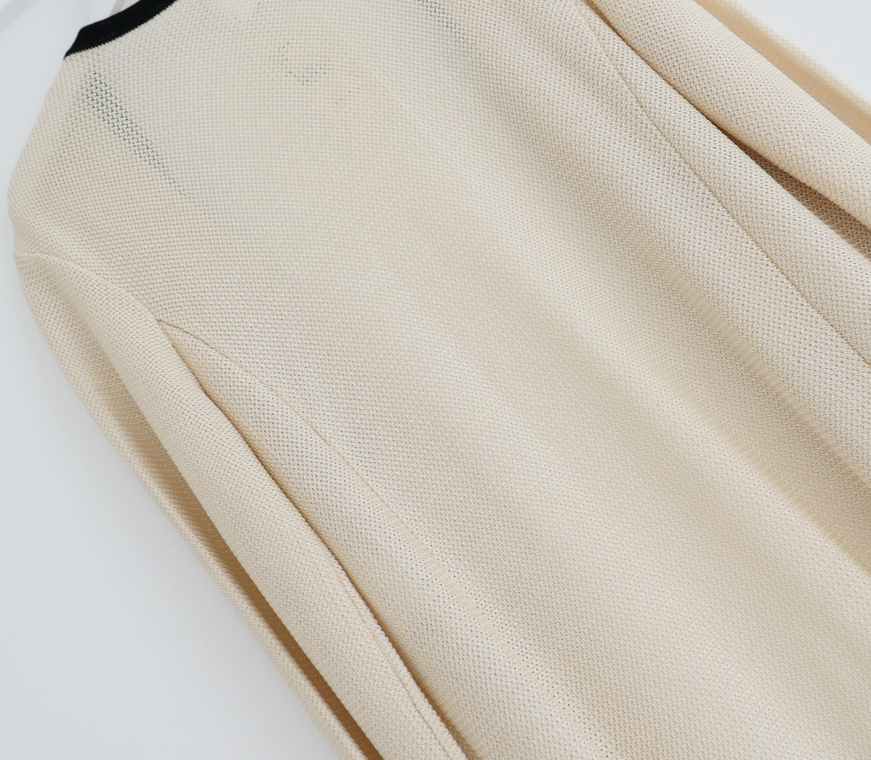 Donna Chanel Cruise 2010 10C Cappotto cardigan crema e nero in vendita