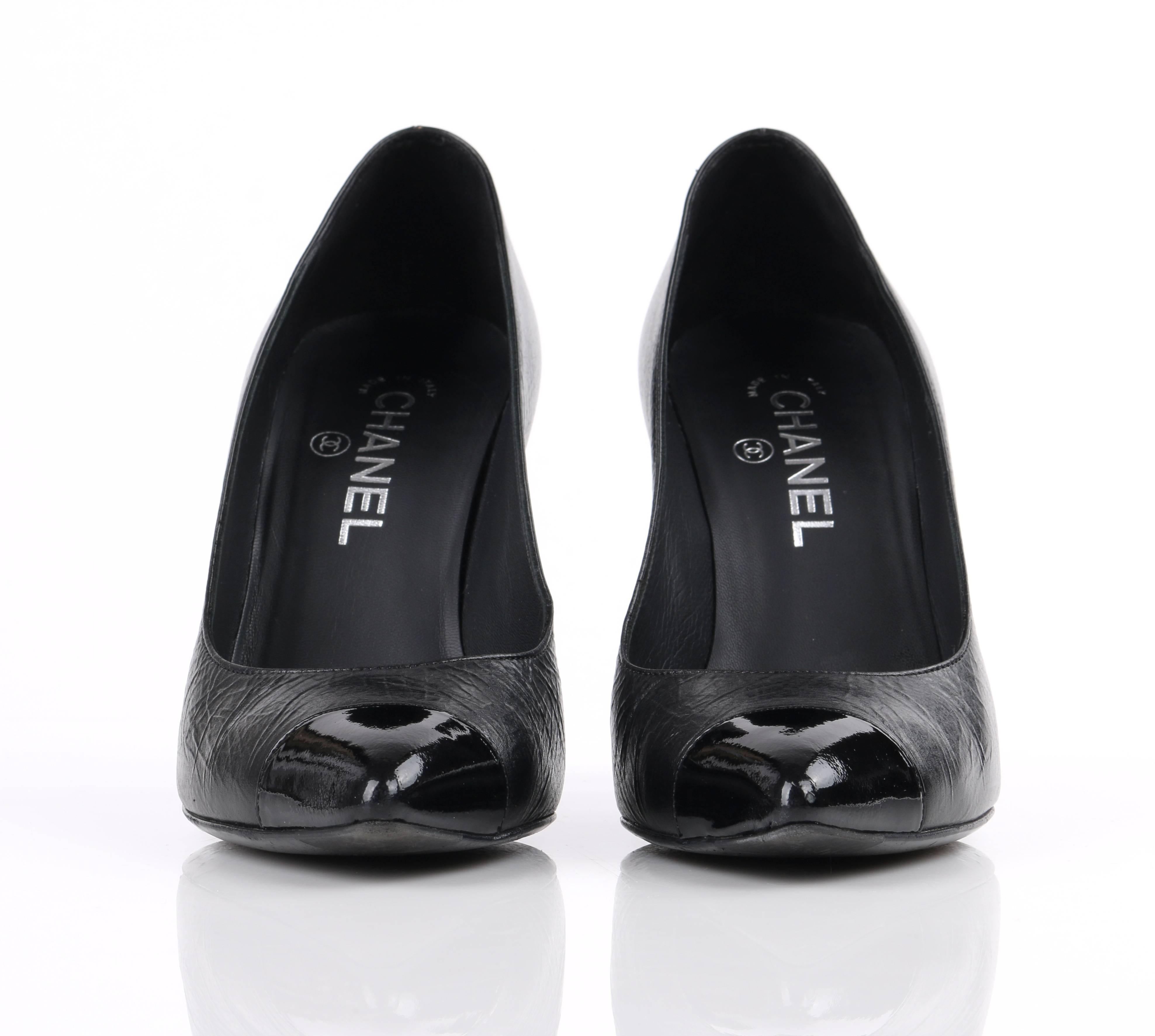 CHANEL Cruise 2014 Black Textured Leather Pointed Cap Toe Pumps Heels In Excellent Condition In Thiensville, WI