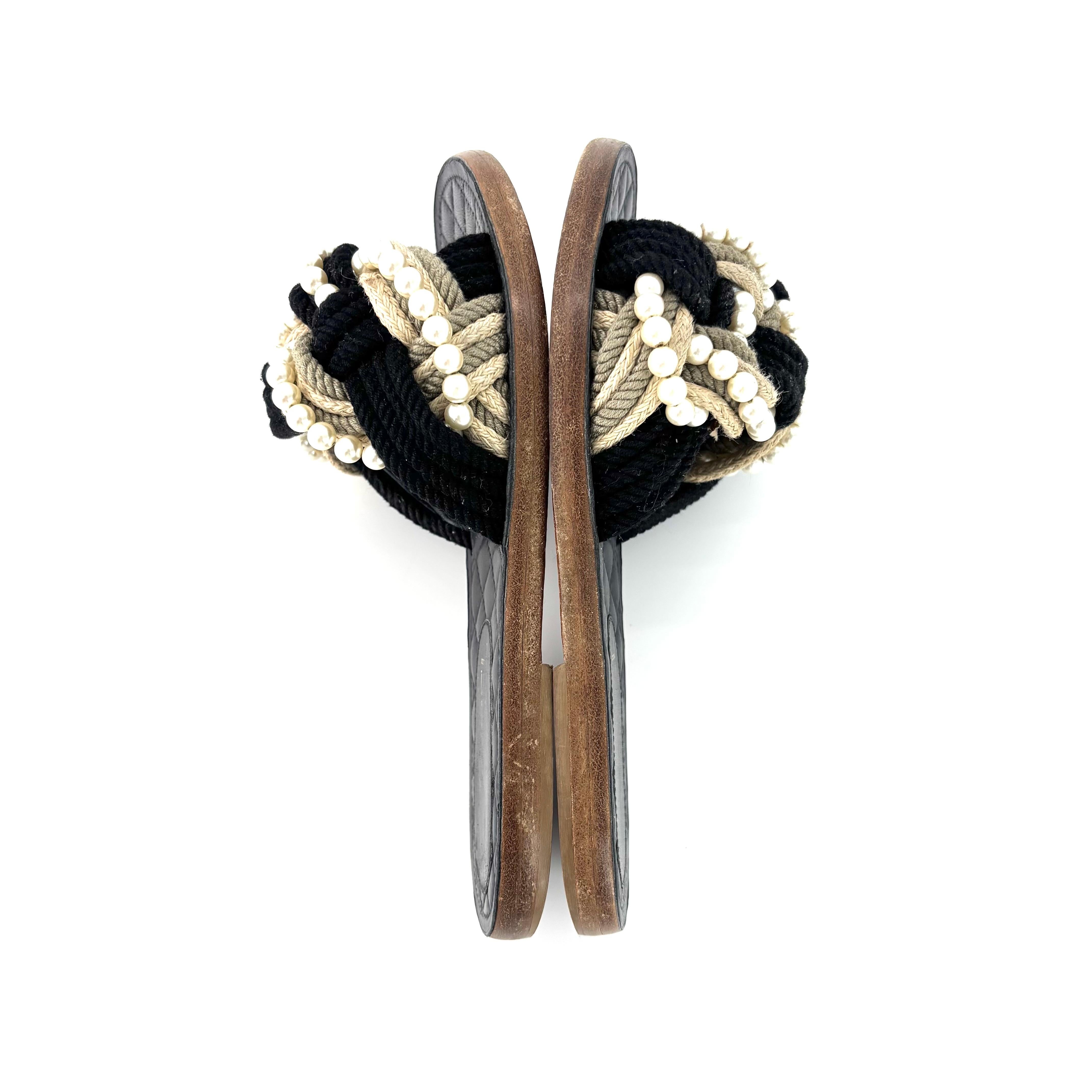 Chanel Cruise 2017 Cuba Intrecciato Perle Scivoli Mules Slip On Sandali Piatti 36 In condizioni discrete in vendita a Mechanicsville, VA