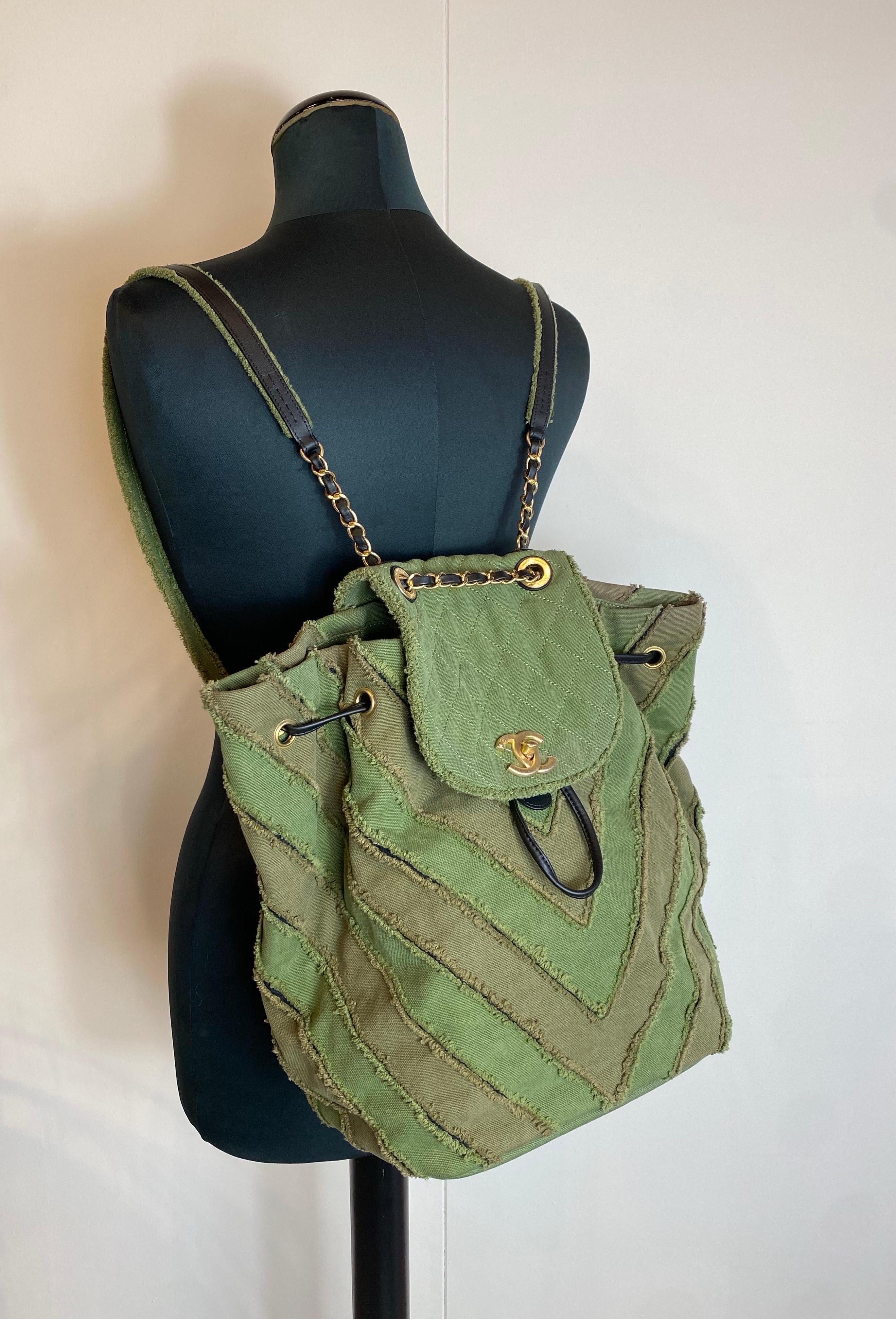 Chanel Cruise 2017 green Cuba Backpack In Excellent Condition In Carnate, IT