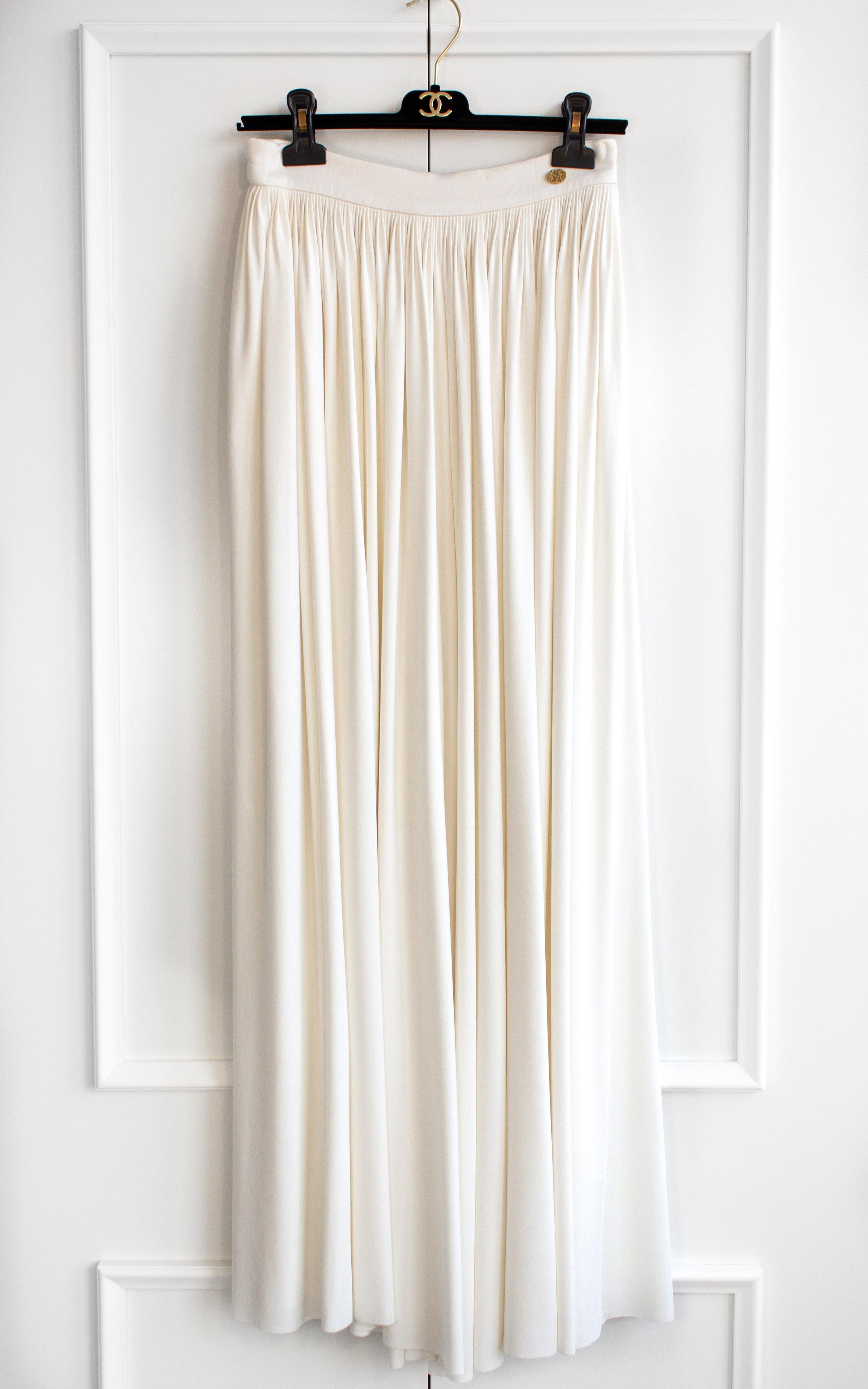 Chanel Cruise 2018 Greece Ivory White Gold Pleated Palazzo 18C Wide Leg Pants In Good Condition In Jersey City, NJ