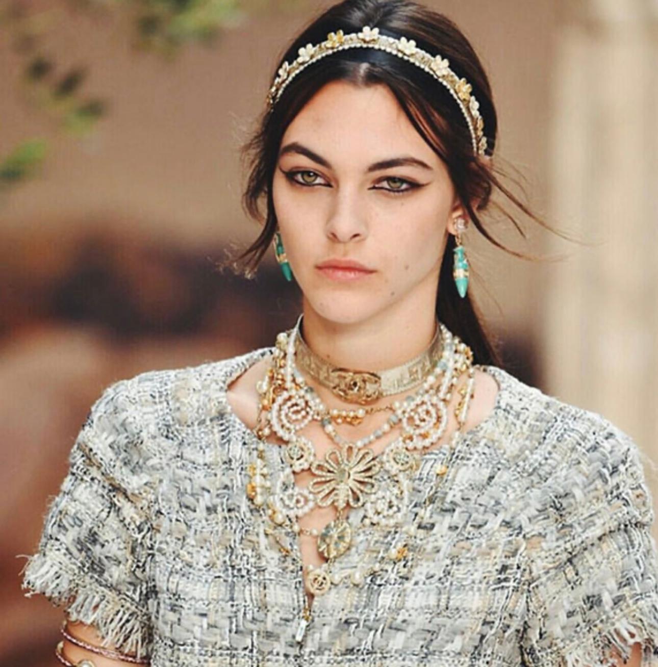 Chanel resort 2018 Paris Athènes collection ancient Greek urne vase amphora turquoise drop pierced earrings runway piece rare, some wear on the metal, stamped 