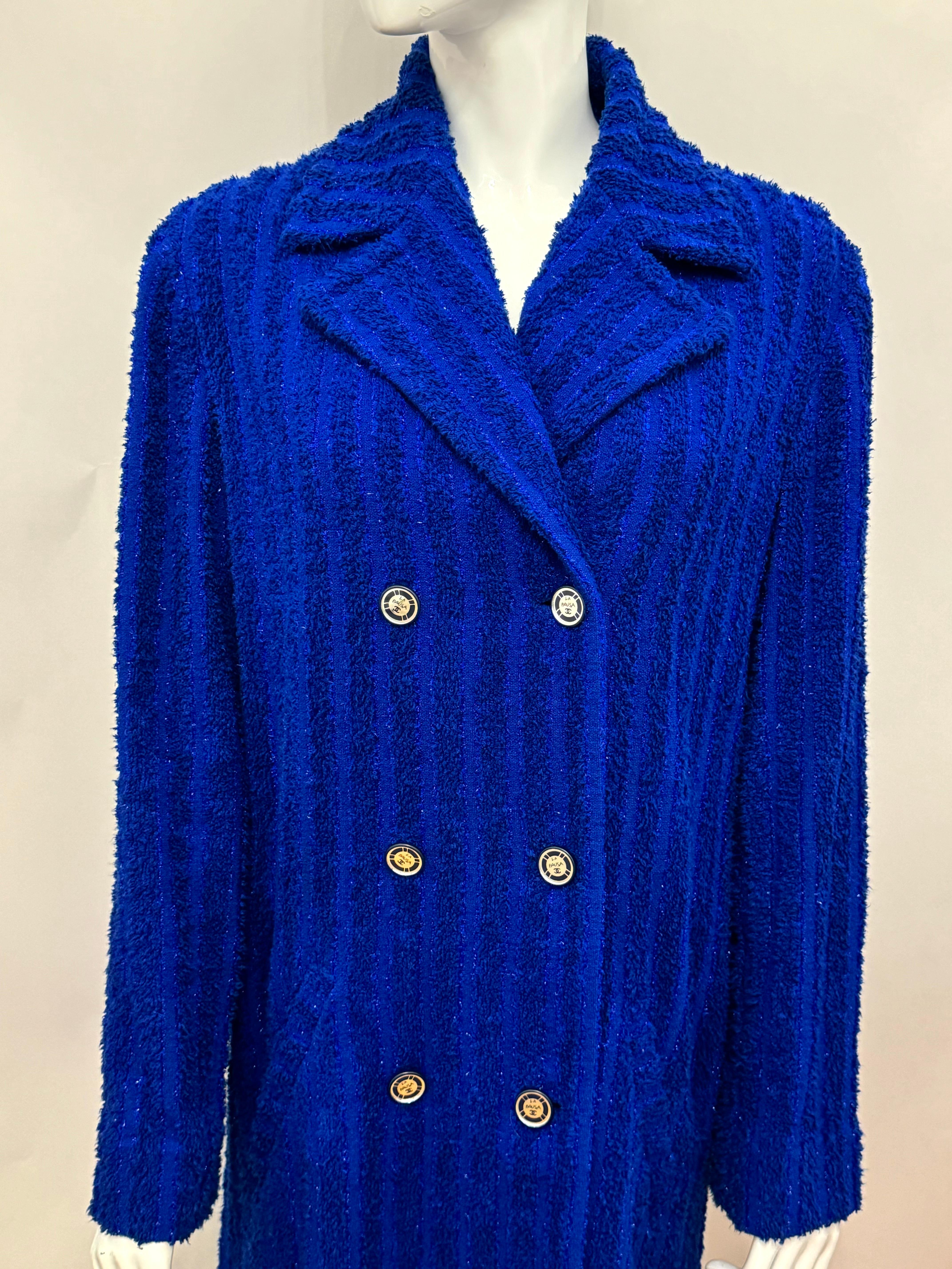 Chanel Crucero 2019 Colección La Pausa abrigo de pasarela de tweed fantasía azul real en venta 6