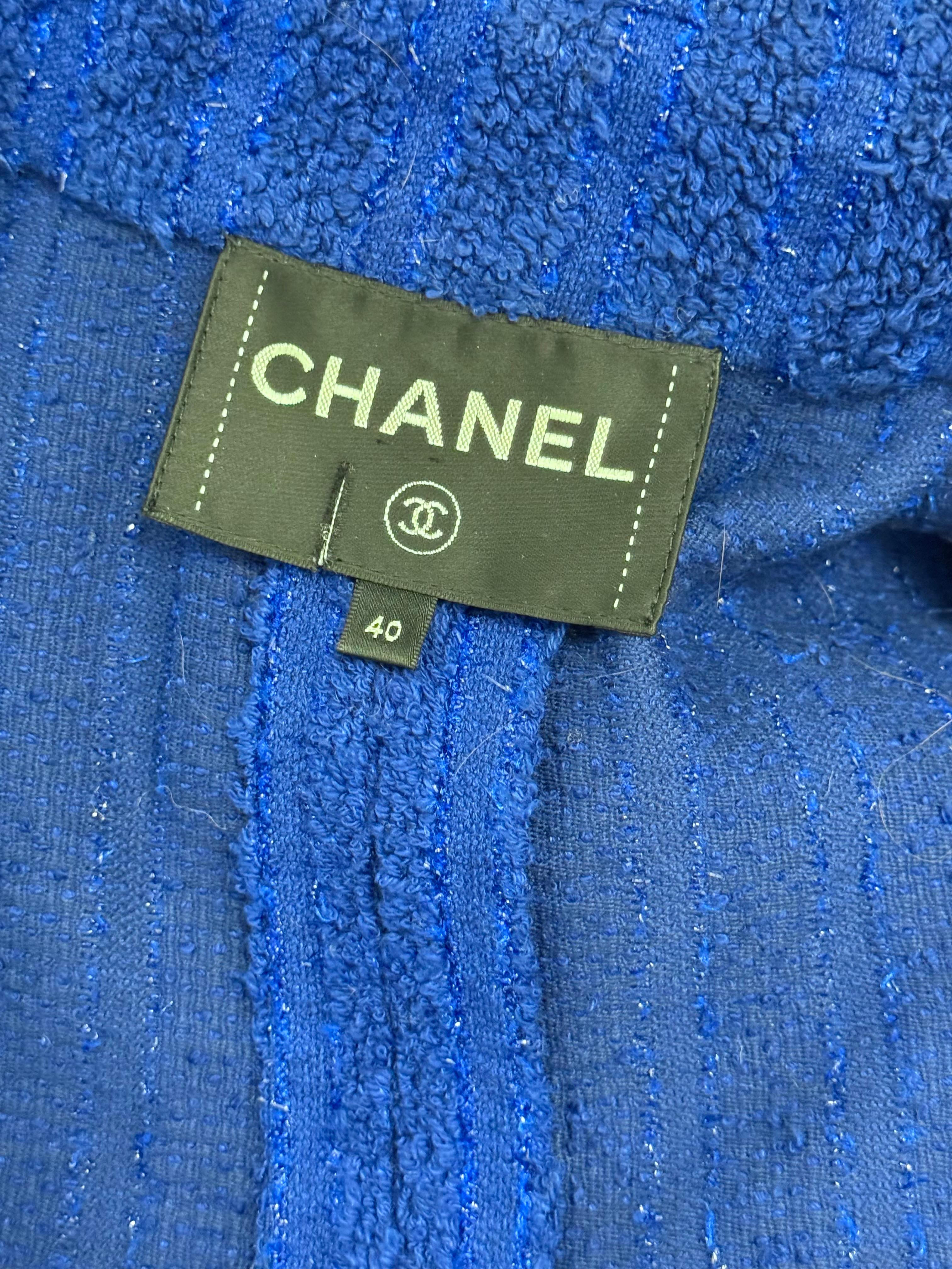 Chanel Crucero 2019 Colección La Pausa abrigo de pasarela de tweed fantasía azul real en venta 10