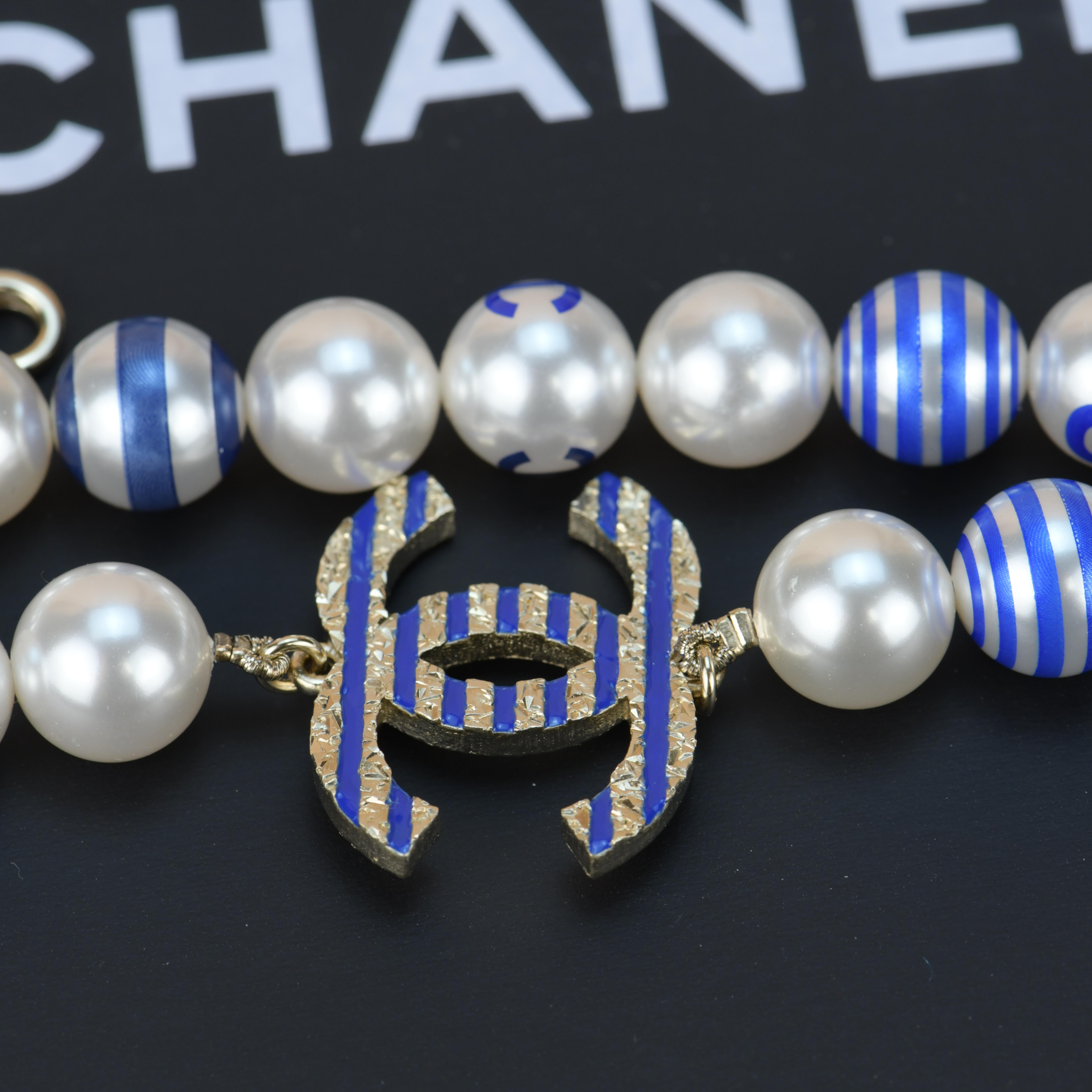 Chanel Cruise 2019 Painted Pearl Coco Logo Necklace In Excellent Condition In Banbury, GB