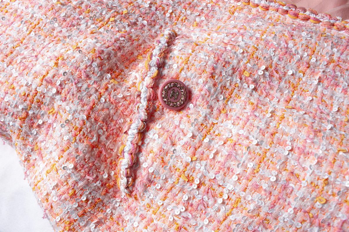 Chanel, cruise 2019 pink tweed jacket 2