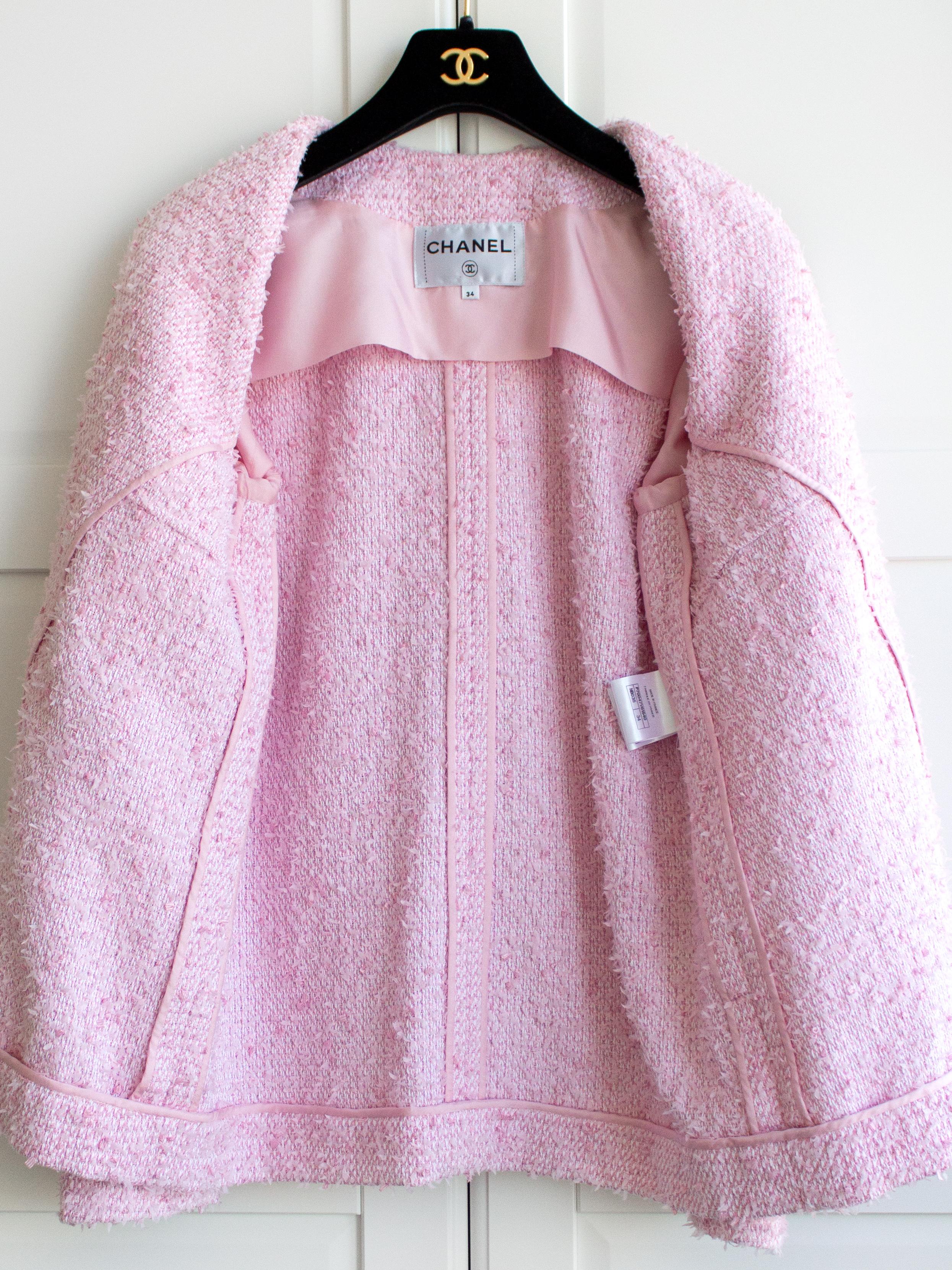 Chanel Cruise 2021 Pink Fantasy Tweed CC Logo 21C Jacket 3