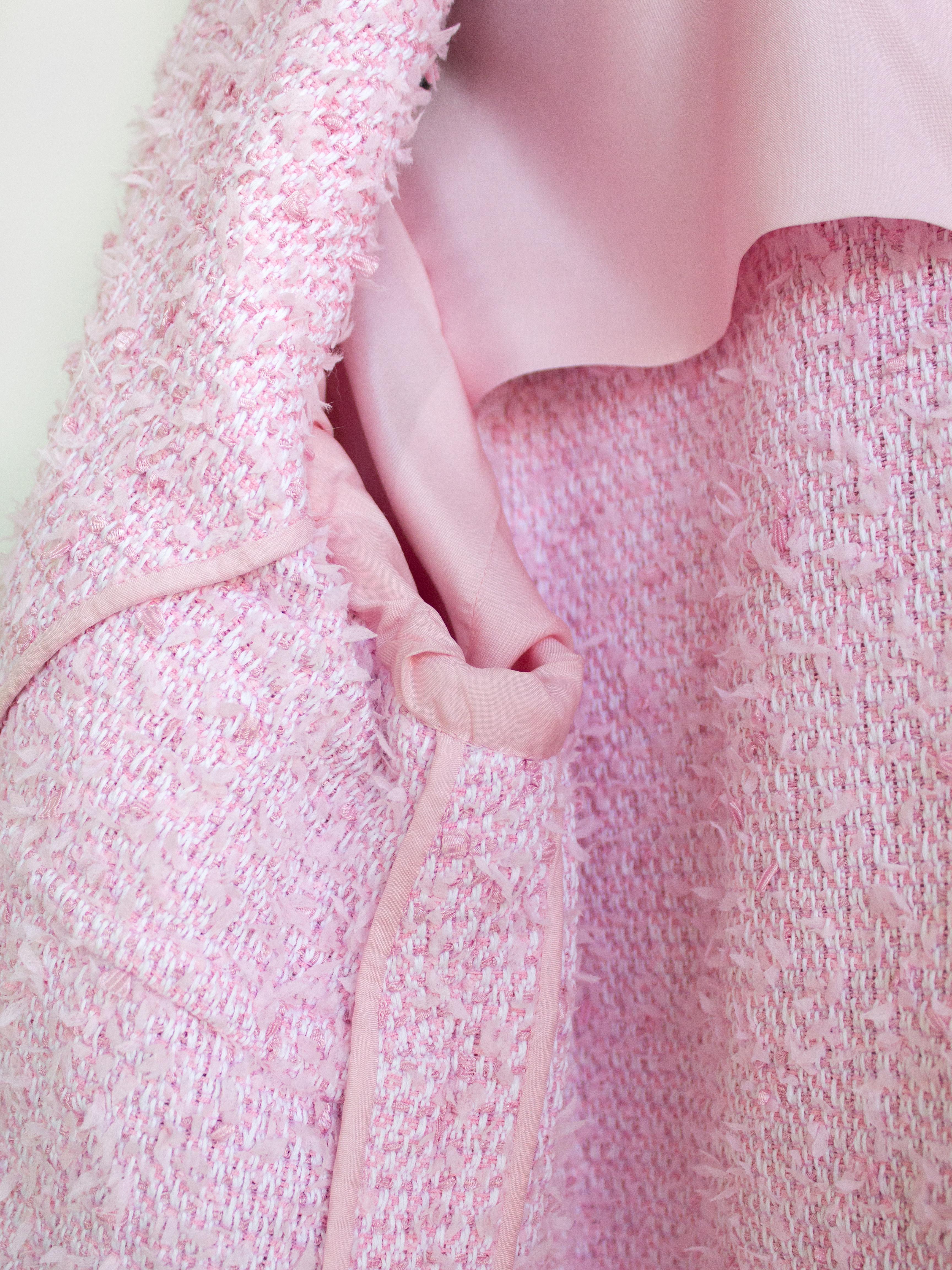 Chanel Cruise 2021 Pink Fantasy Tweed CC Logo 21C Jacket 4