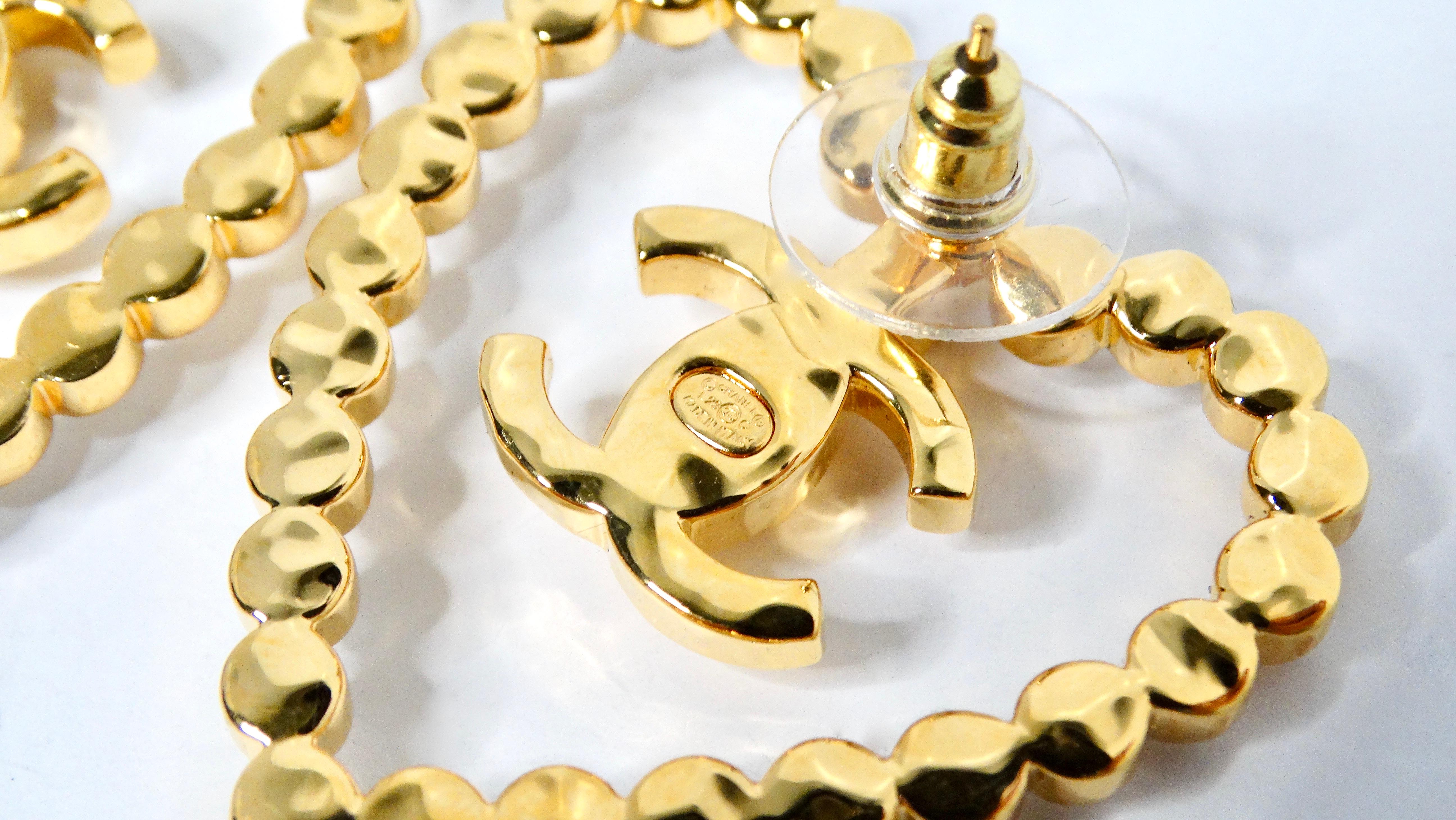 Orecchini CC Chanel Cruise 2022/23 con cristalli e placcati oro 1