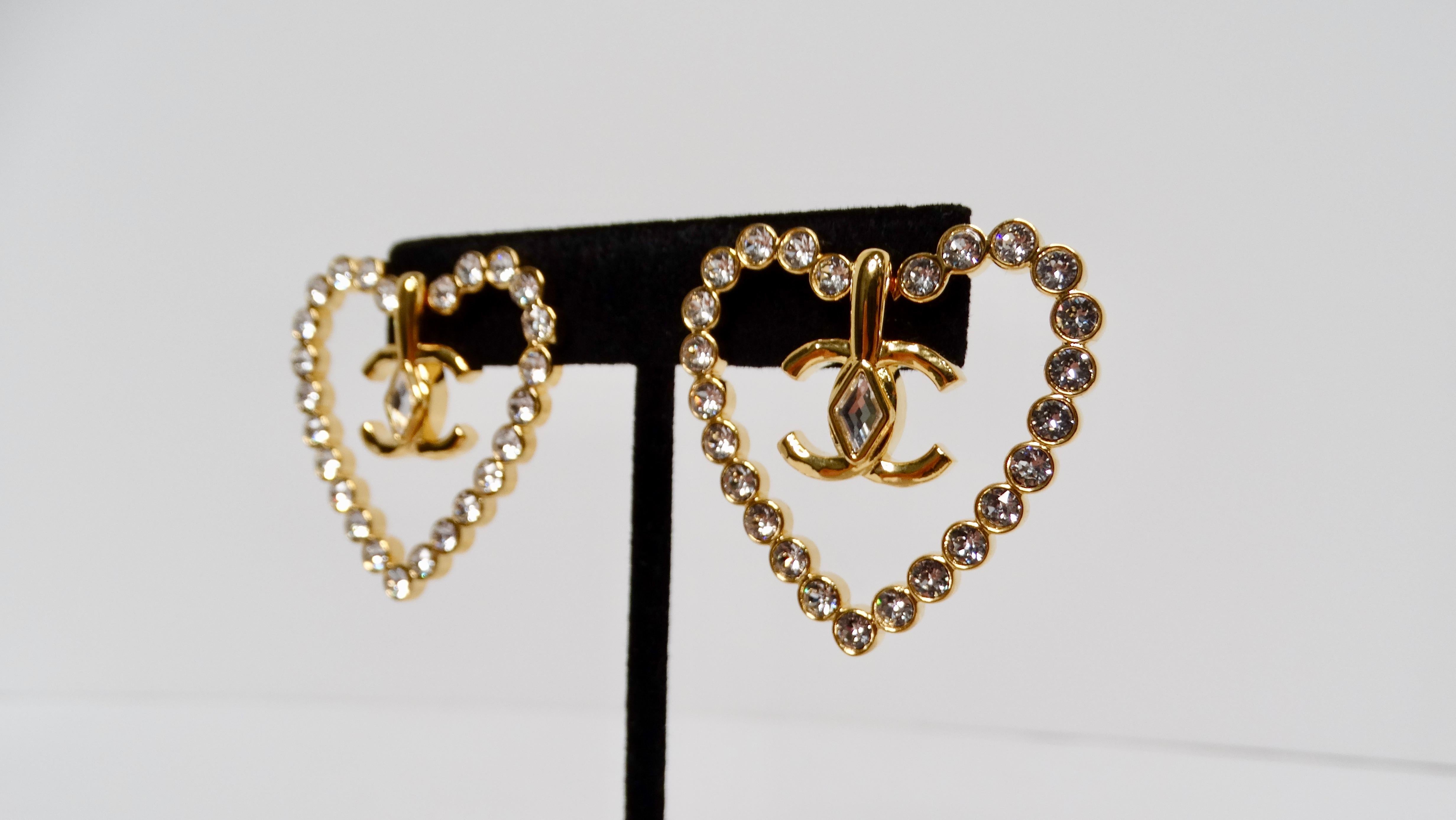 Orecchini CC Chanel Cruise 2022/23 con cristalli e placcati oro 2