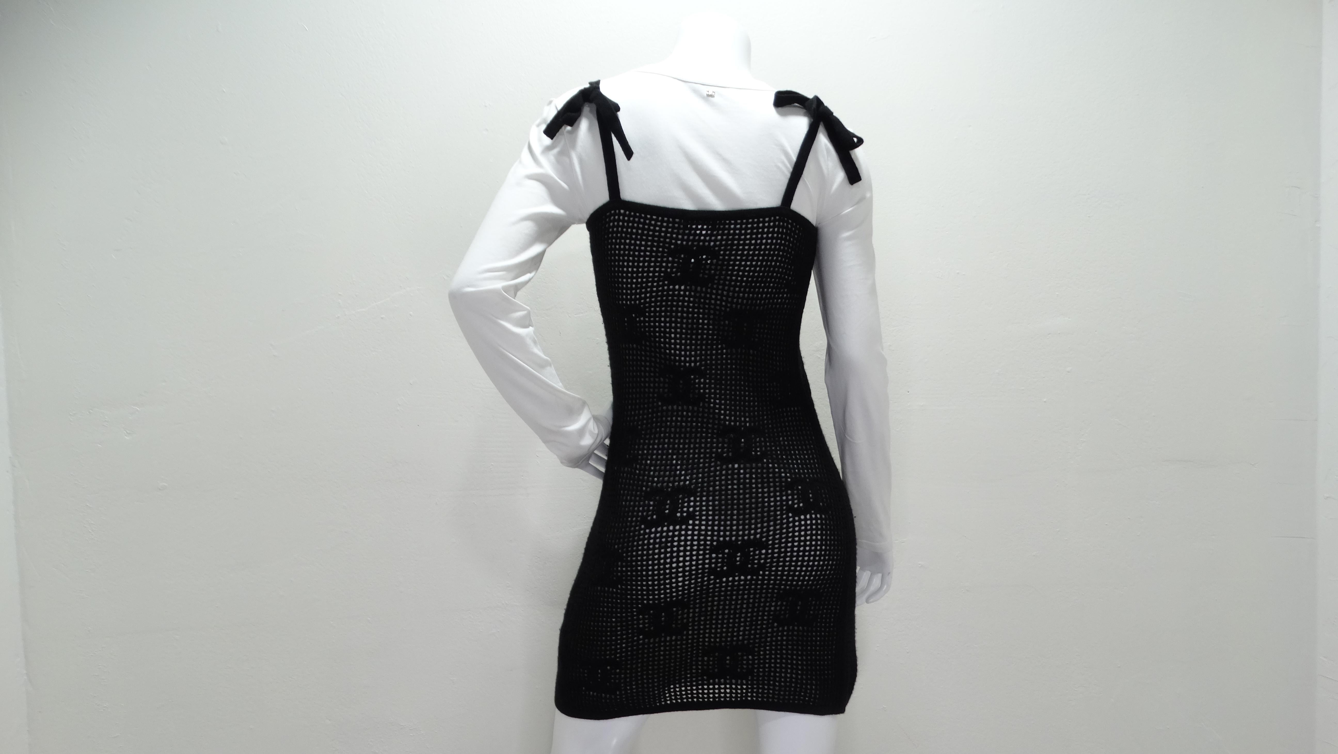 Chanel Cruise 2022 - Mini robe noire en cachemire 2