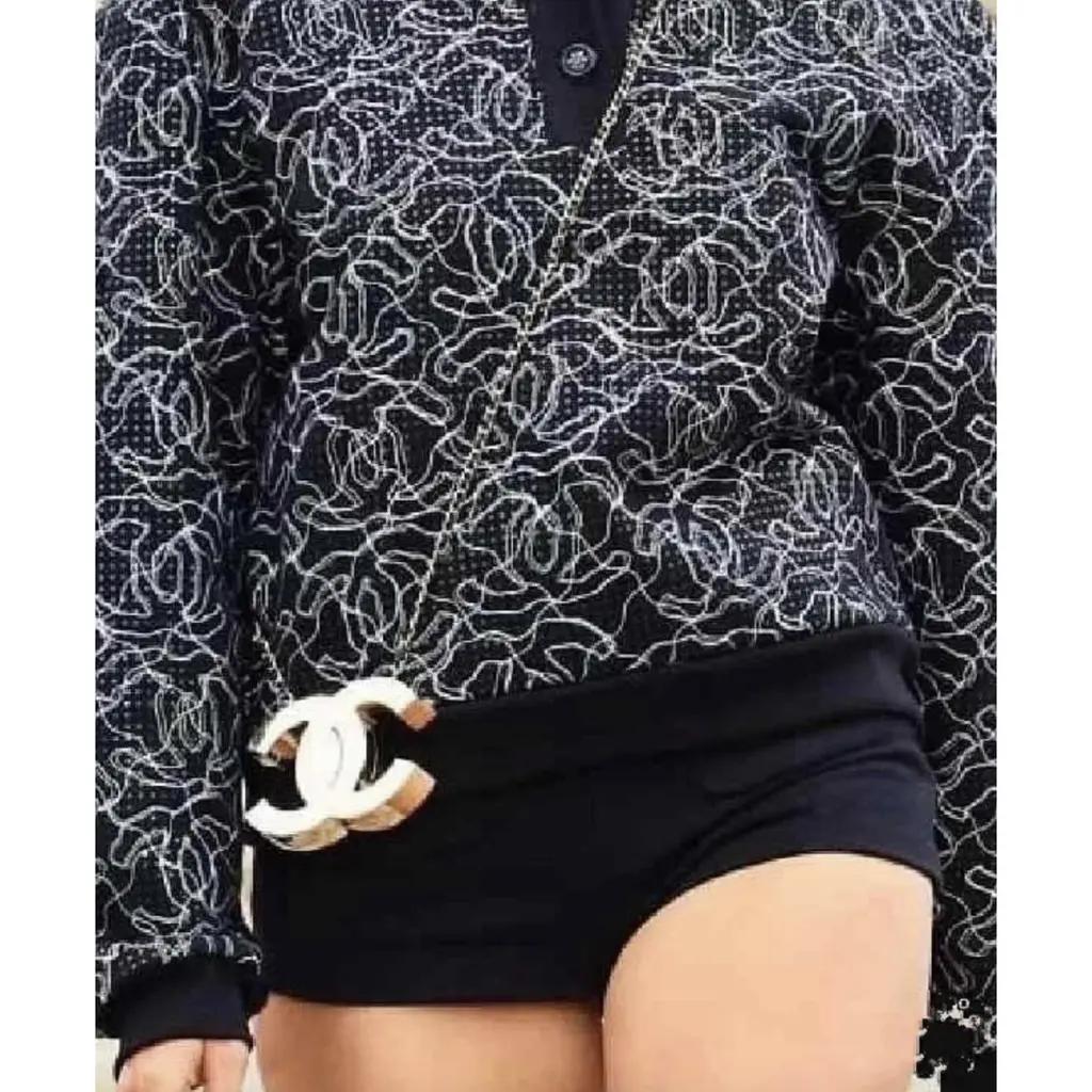 Chanel Cruise 2024/2025 Double C Logo Iridescent Black Zip Up Hoodie Size 40 FR en vente 1