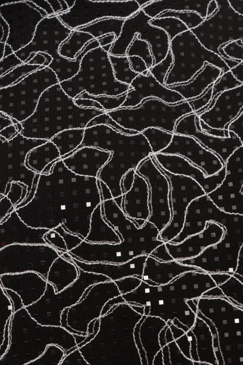 Chanel Cruise 2024/2025 Double C Logo Iridescent Black Zip Up Hoodie Size 40 FR en vente 3