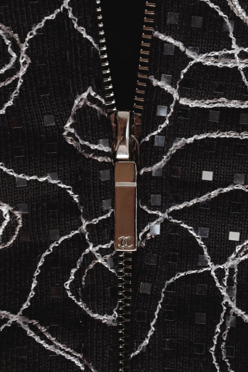 Chanel Cruise 2024/2025 Double C Logo Iridescent Black Zip Up Hoodie Size 40 FR en vente 4