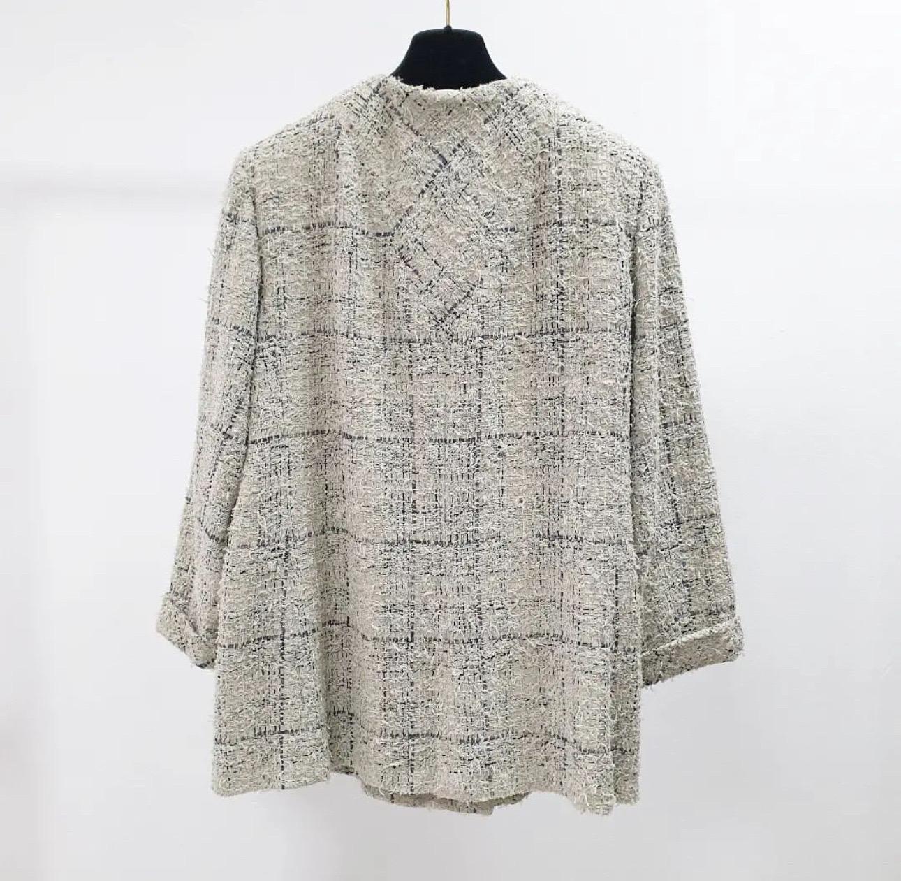 CHANEL Cruise Collection 2015 Tweed Jacket In Good Condition For Sale In Krakow, PL