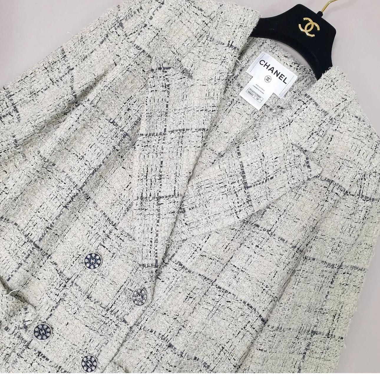 CHANEL Cruise Collection 2015 Tweed Jacket For Sale 1