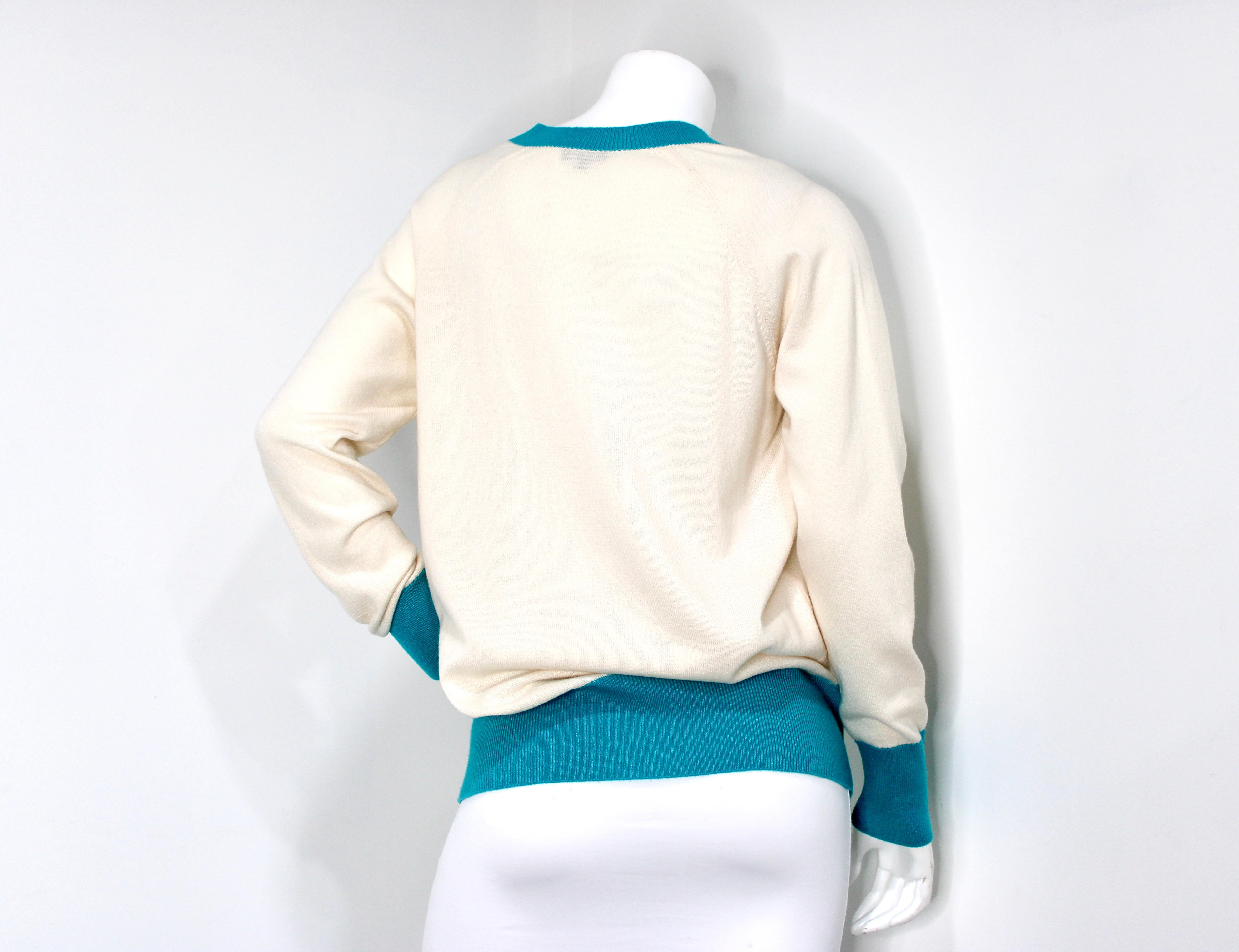 Chanel Cruise La Pausa Kaschmir Pullover mit V-Ausschnitt circa 2019 Damen im Angebot