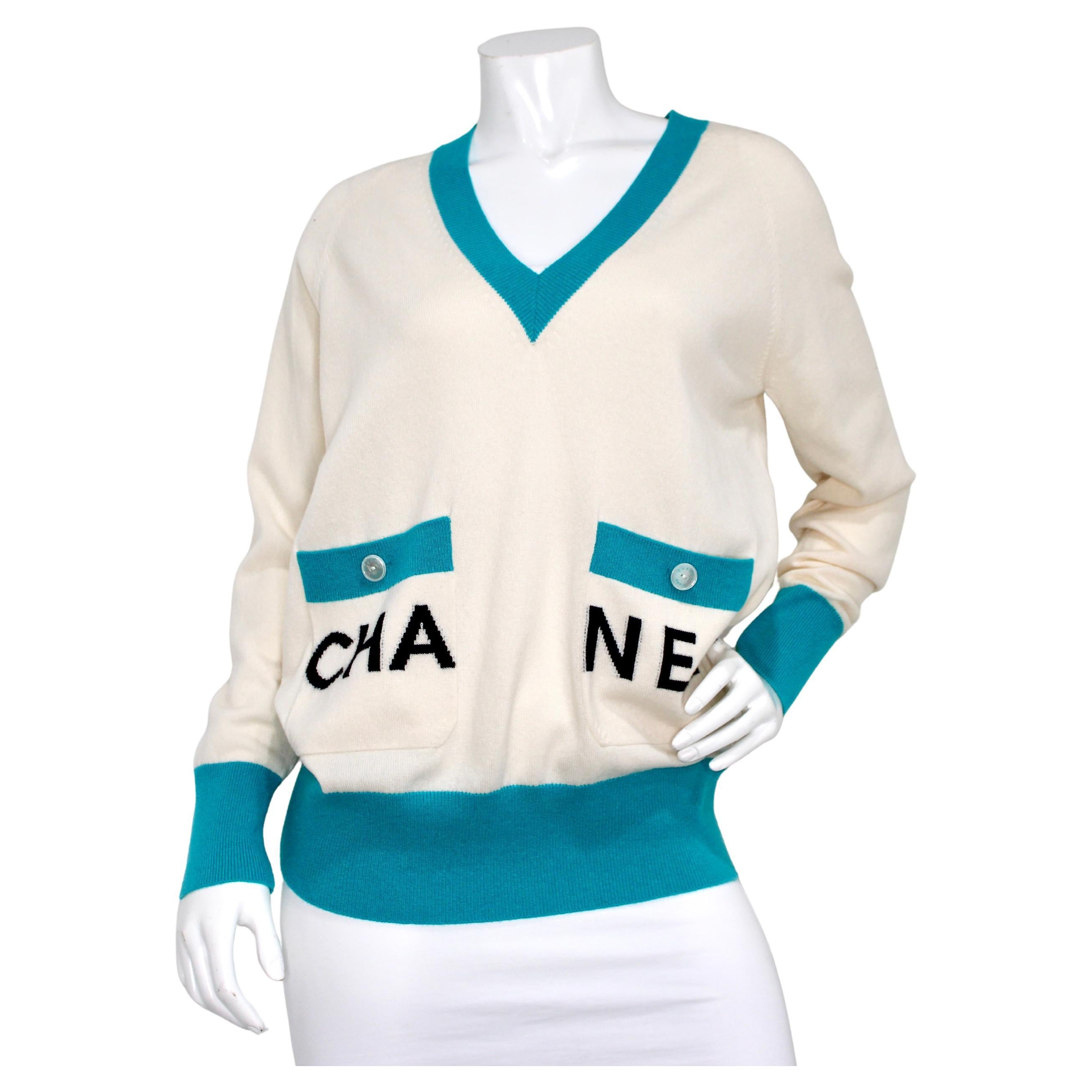 Chanel Cruise La Pausa Kaschmir Pullover mit V-Ausschnitt circa 2019 im Angebot