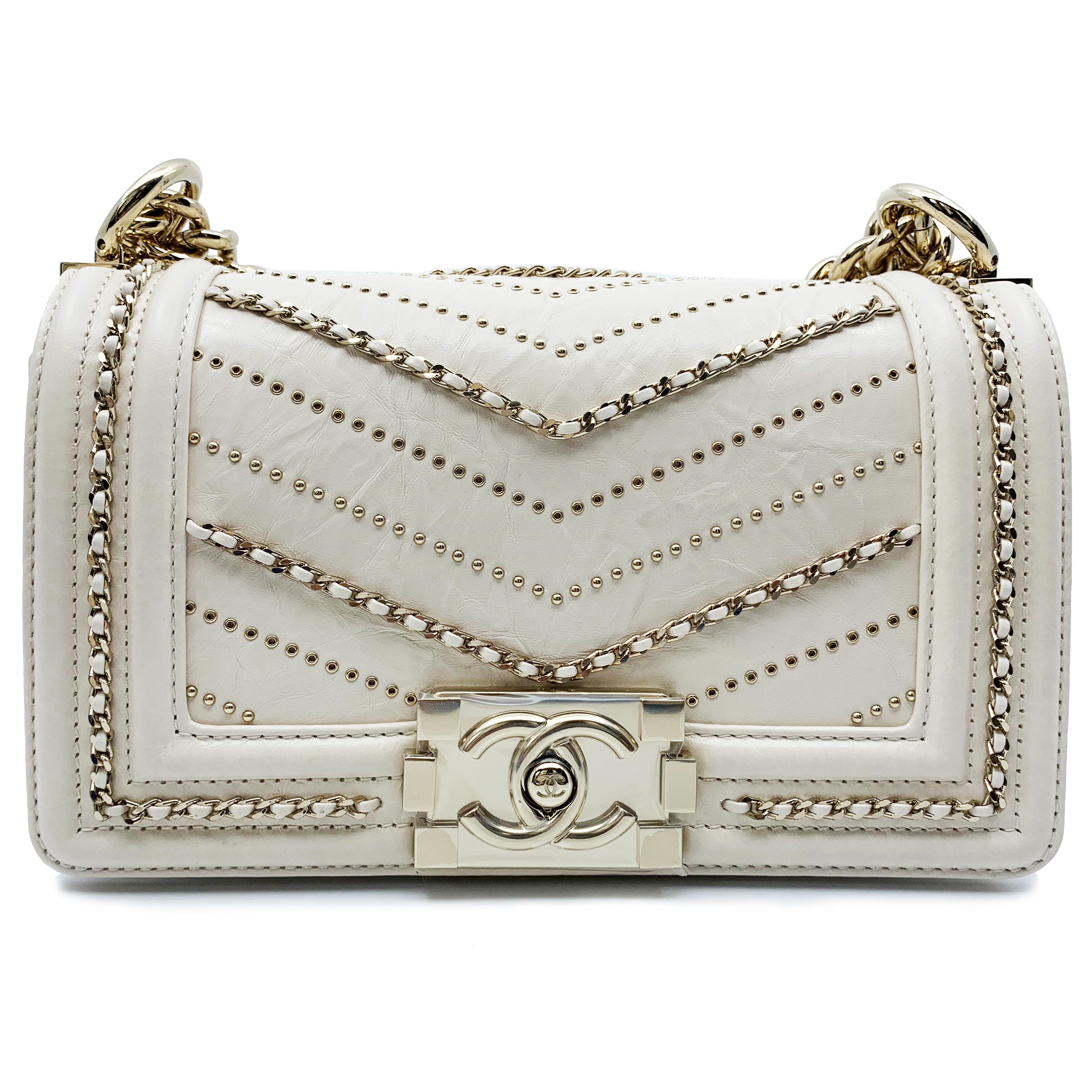 Chanel Crumpled Calfskin Small Boy Bag Ivory 2018 Collection A67085 Y83967 10800

Super rare!

Comes with Authenticity certificate.
Tags are attached.
Crumpled Calf Skin Leather.
Detachable Leather and Chain Strap.
Measures: 8*5*3inches
Detachable