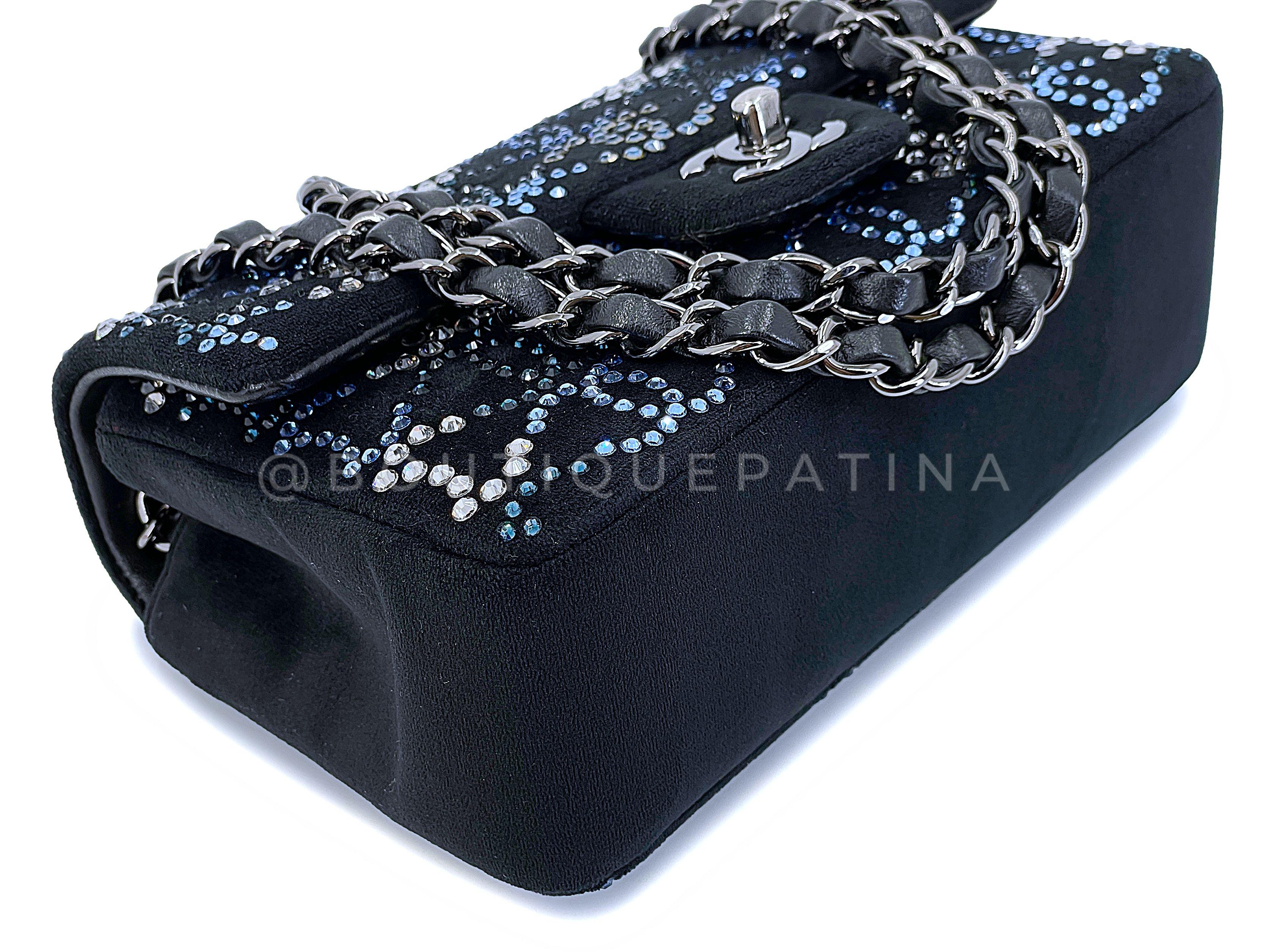 Chanel Crystal CC Embellished Rectangular Mini Flap Dark Navy Velvet RHW 67652 For Sale 3