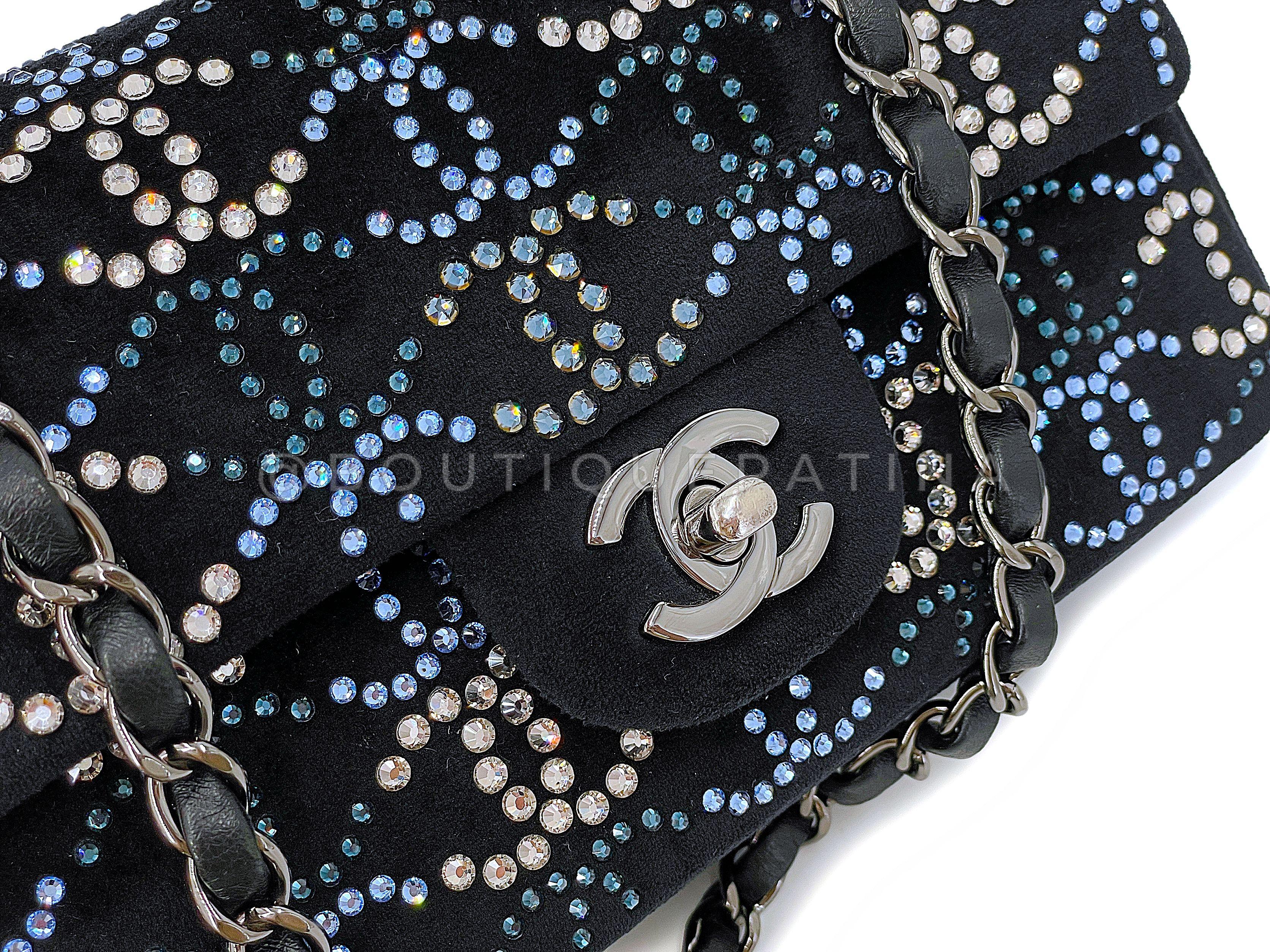 Chanel Crystal CC Embellished Rectangular Mini Flap Dark Navy Velvet RHW 67652 For Sale 4