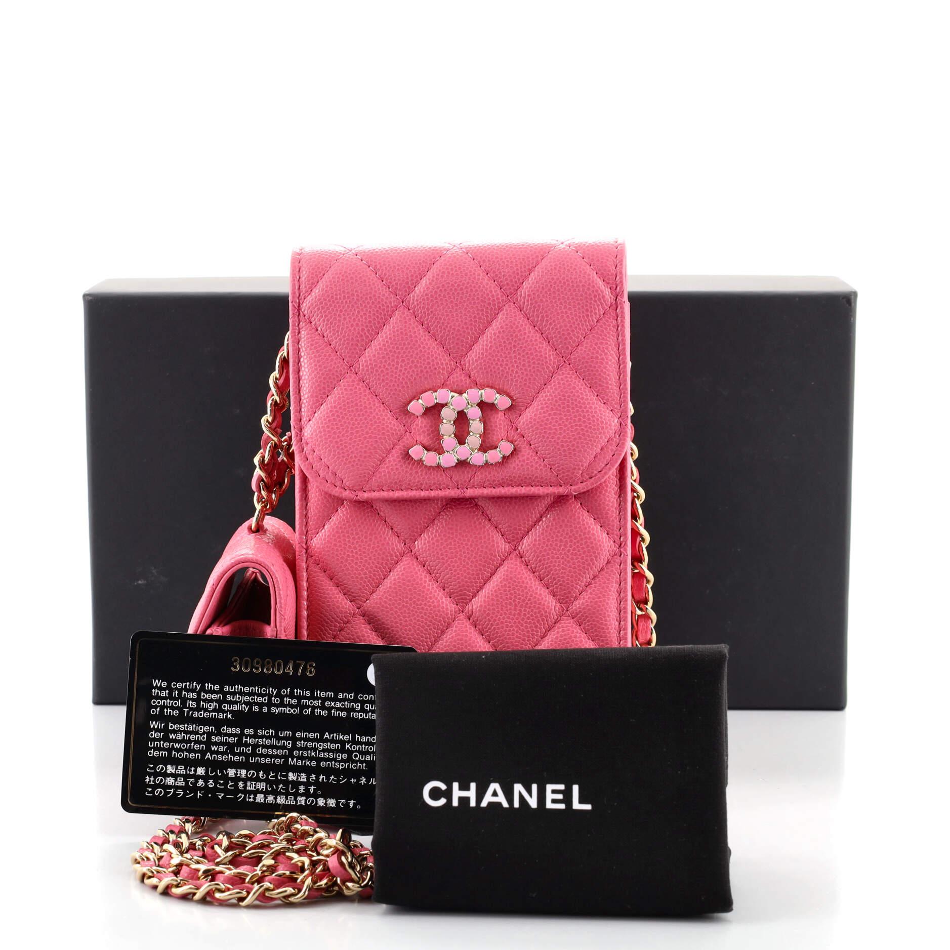Chanel Chanel 2021 Classic Quilted AirPod Pro Case - White Technology,  Accessories - CHA606162