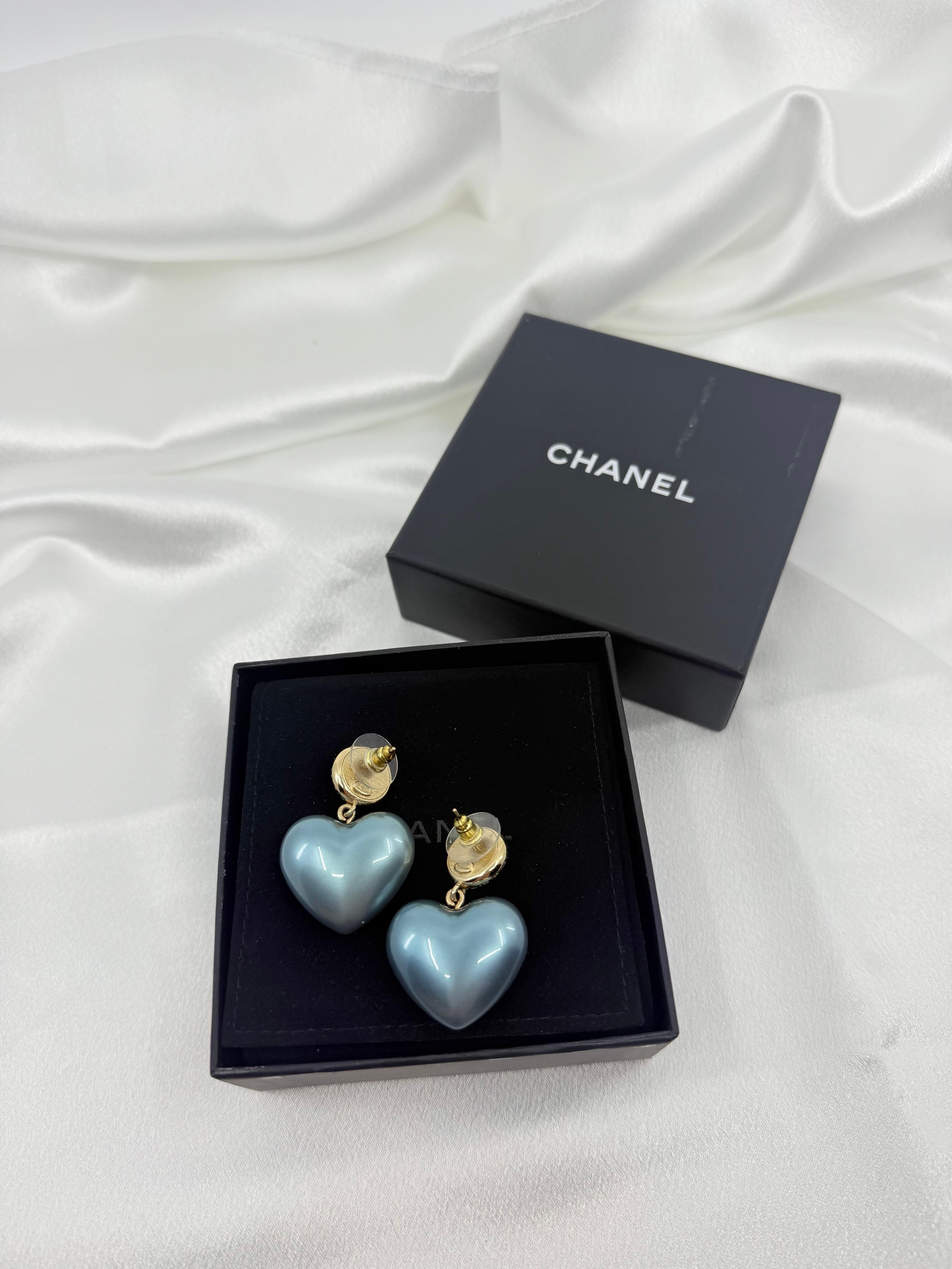 Chanel Crystal CC Heart Blue Faux Pearl Drop Earrings For Sale at 1stDibs