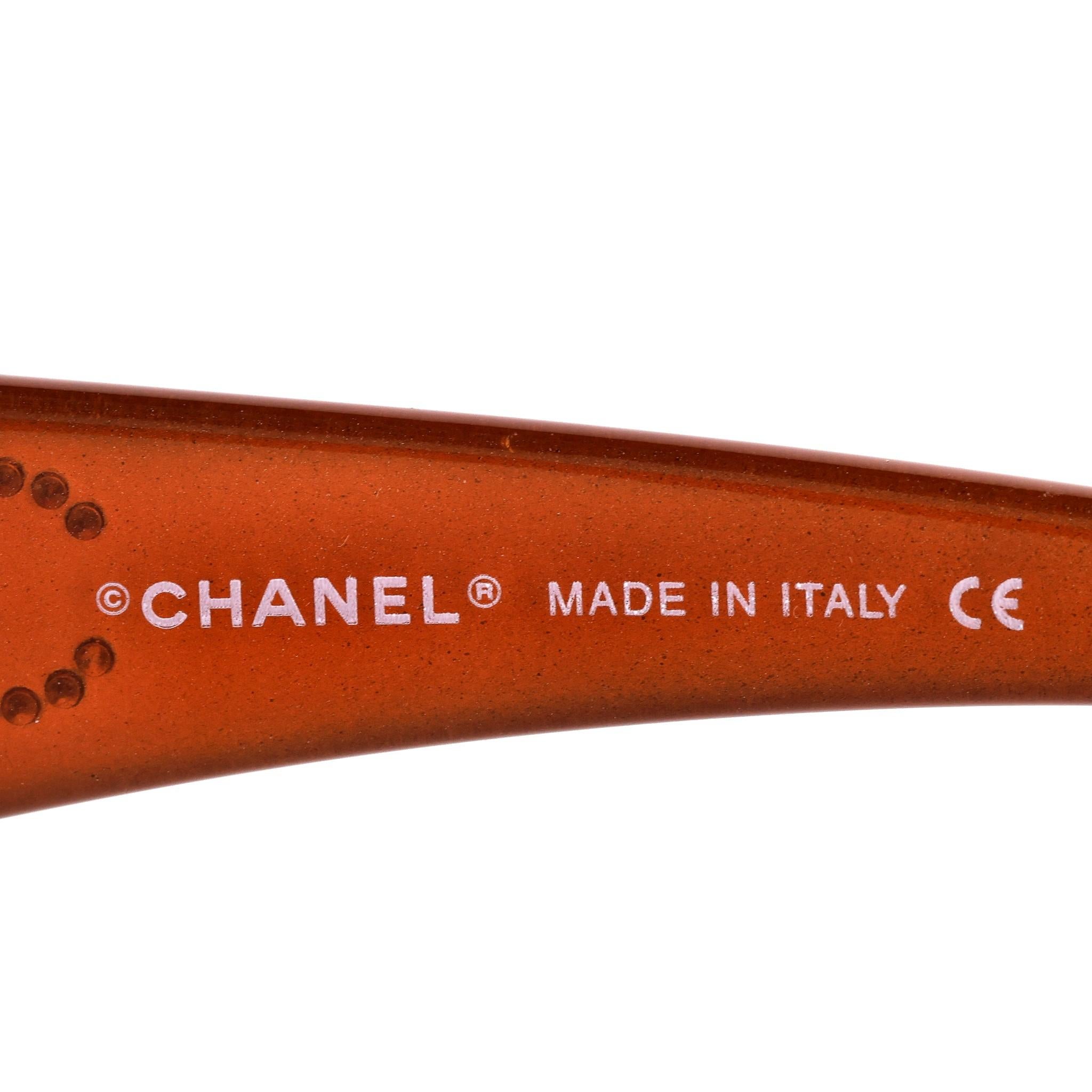 Lunettes de soleil Chanel avec logo 'CC' en cristal en vente 3