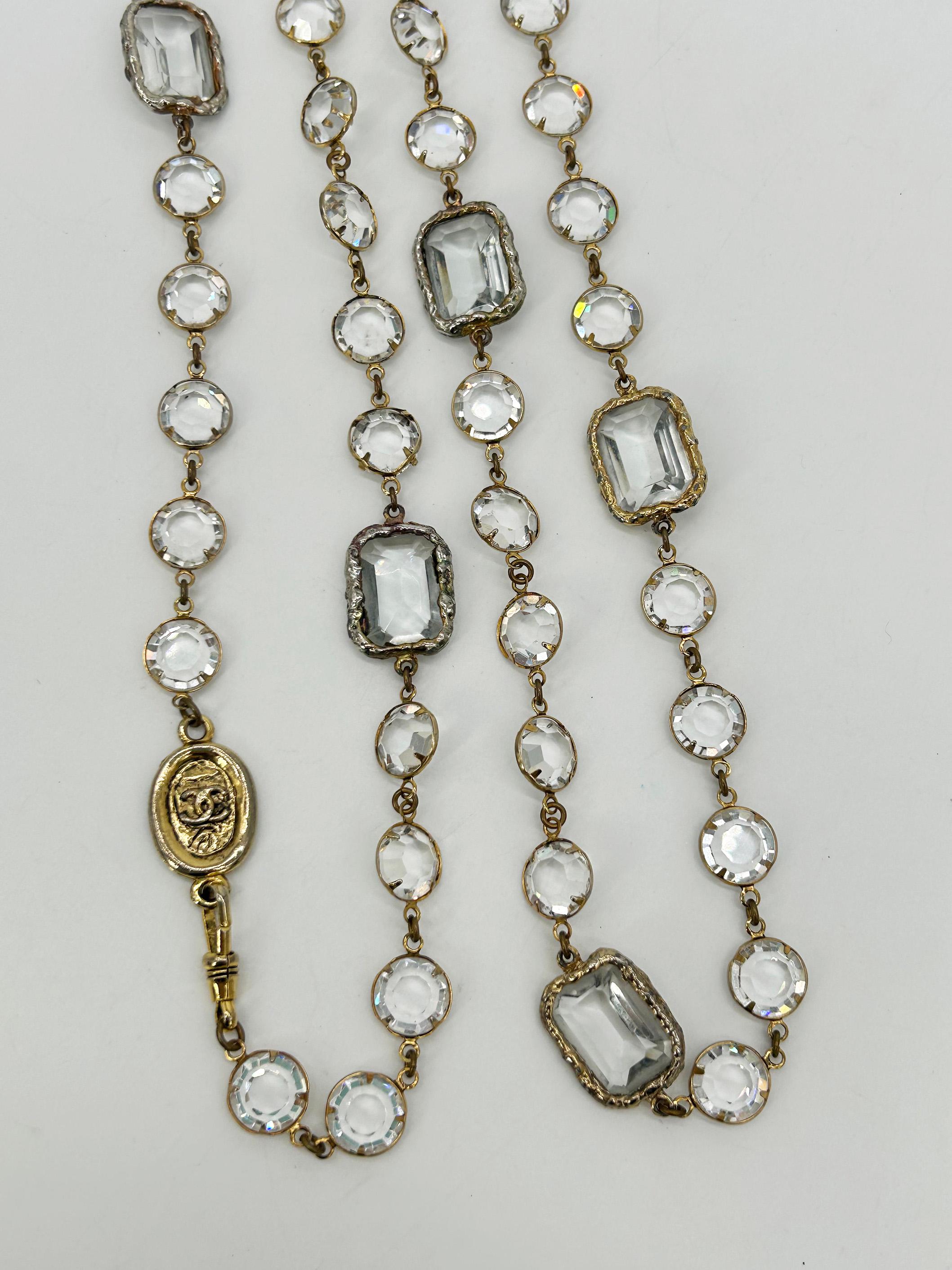 Chanel Cristal Chicklet Sautoir Estación Collar Vintage c1981 en Bueno estado para la venta en Philadelphia, PA