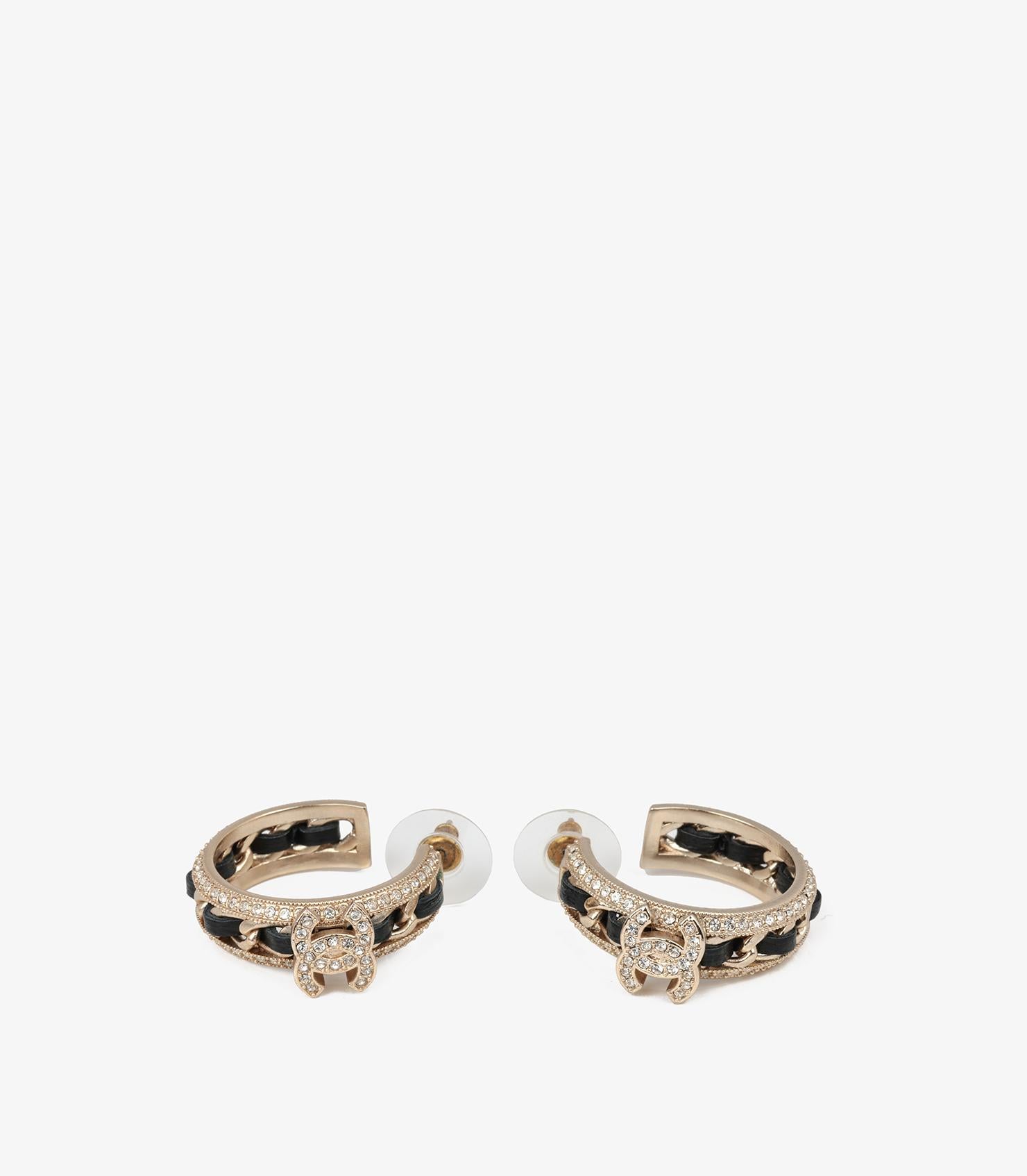Chanel Kristall & ineinander verschlungenes Lammfell Leder Matte Goldfarbene CC Creolen-Ohrring 1