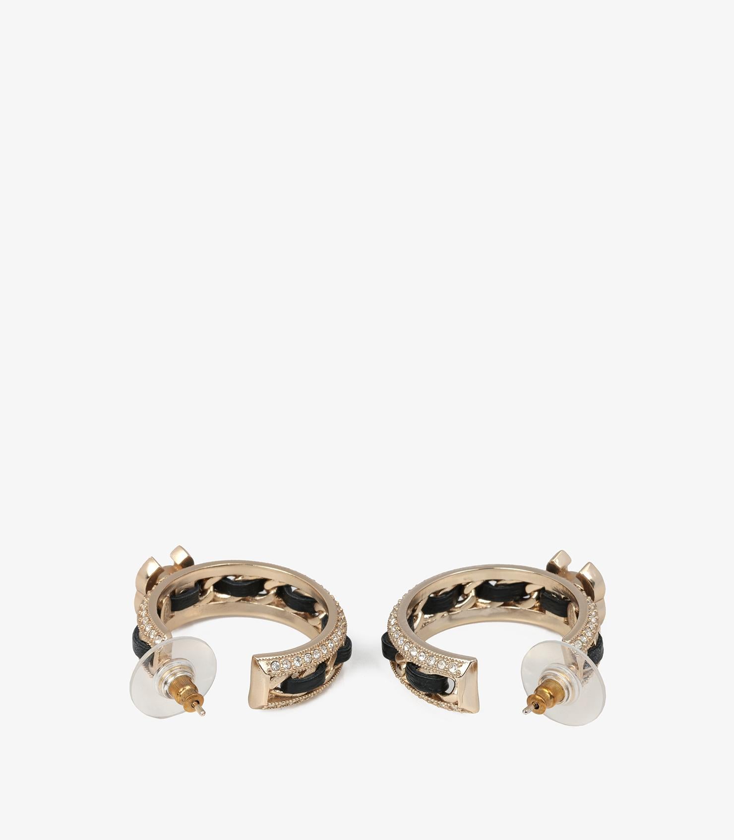 Chanel Kristall & ineinander verschlungenes Lammfell Leder Matte Goldfarbene CC Creolen-Ohrring 2