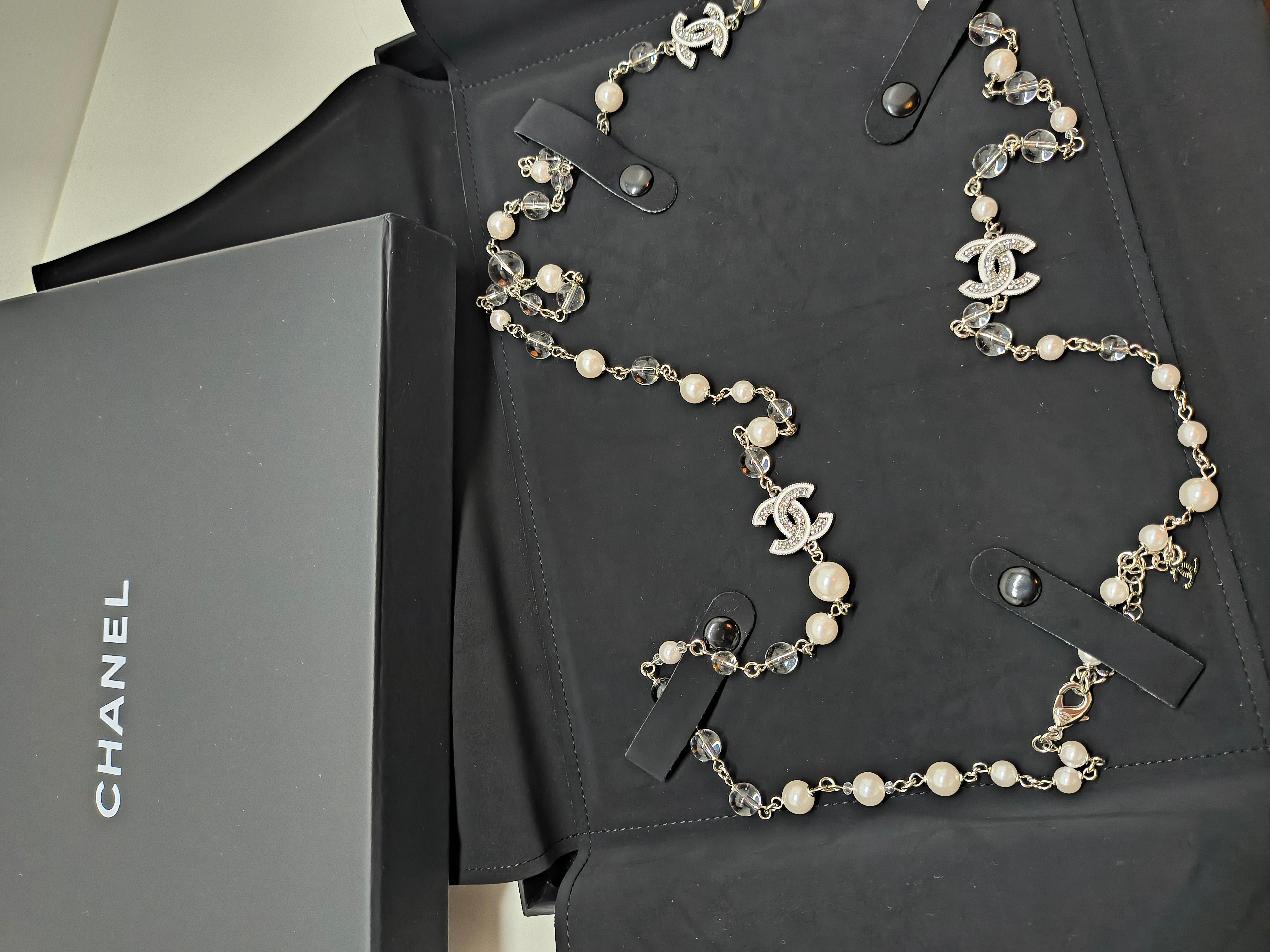 Women's Chanel Crystal Pearl Rhinestone CC Logo Long Necklace For Sale