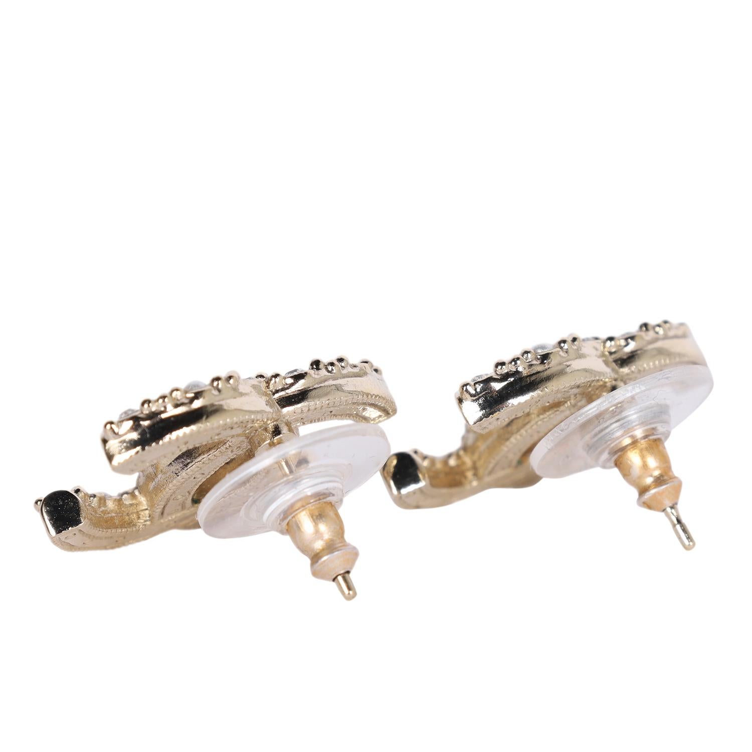 CHANEL Boucles d'oreilles percées CC perles de cristal or Light en vente 2