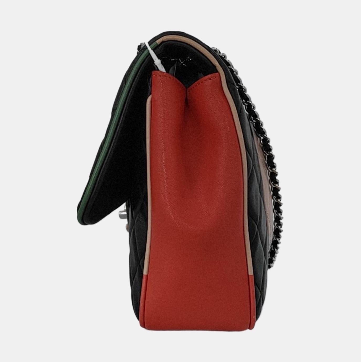Chanel Color Jumbo Quilted Single Flap Bag Black Leather Multicolor Trim Bon état - En vente à AUBERVILLIERS, FR