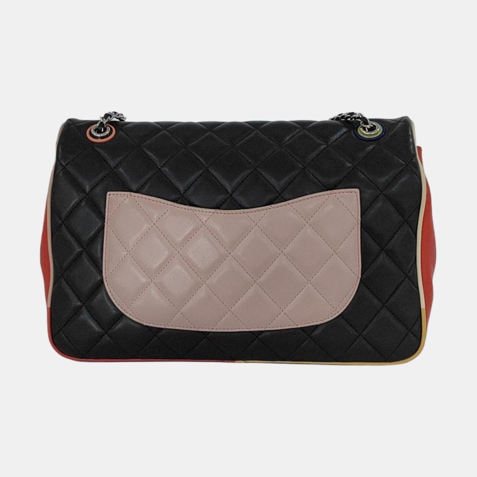Chanel Color Jumbo Quilted Single Flap Bag Black Leather Multicolor Trim Pour femmes en vente