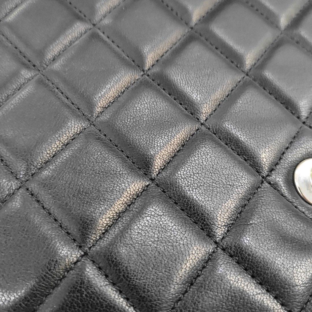 Chanel Color Jumbo Quilted Single Flap Bag Black Leather Multicolor Trim en vente 4