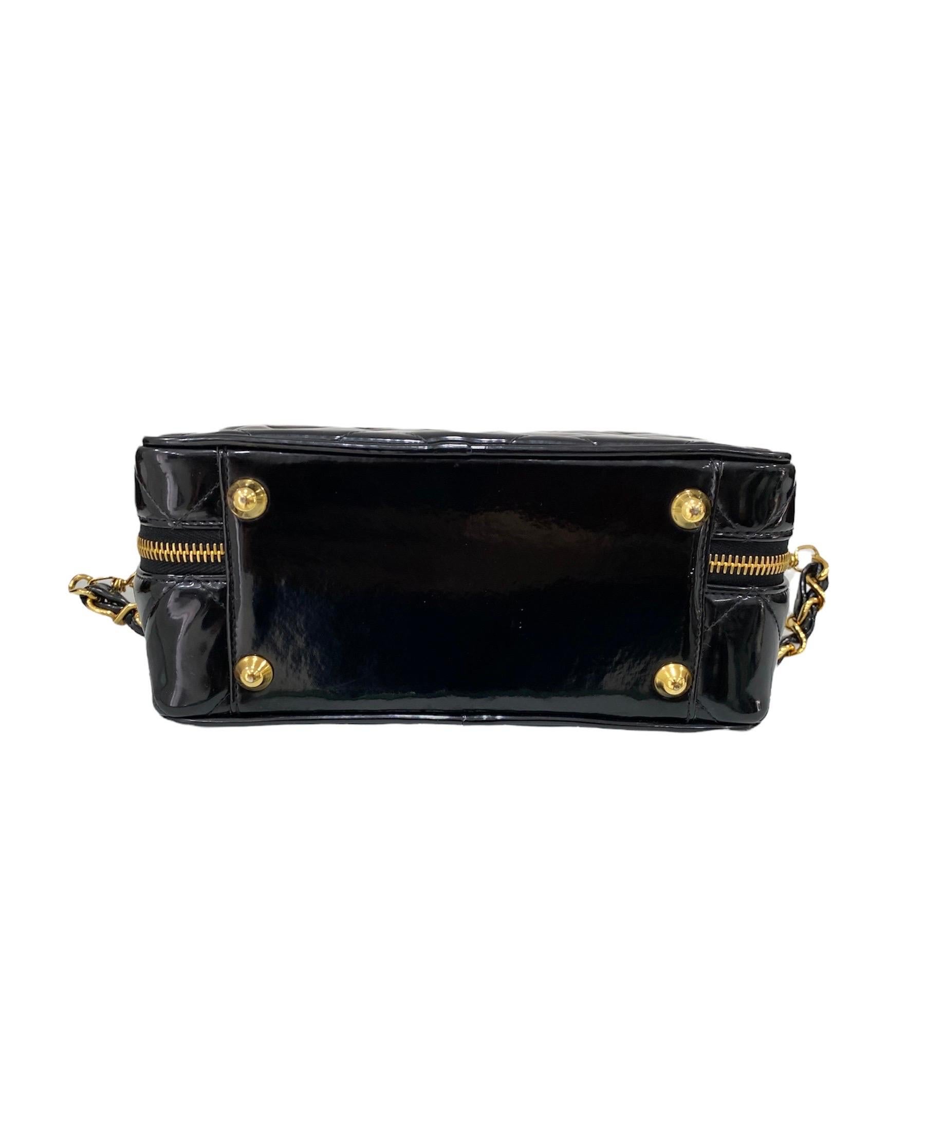 Chanel Cube Vintage Patent Leather Borsa a Tracolla In Excellent Condition For Sale In Torre Del Greco, IT