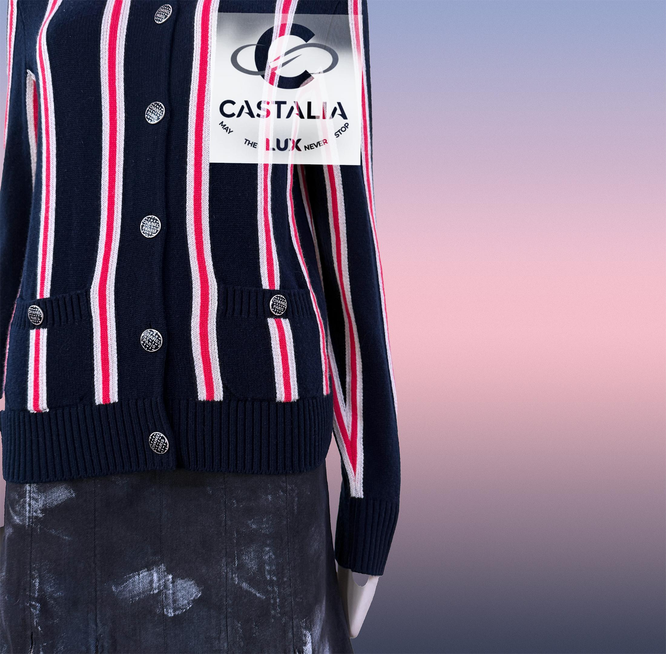 CHANEL Chaqueta de punto inspirada en el cubismo con botones del logotipo 36 FR en venta 6