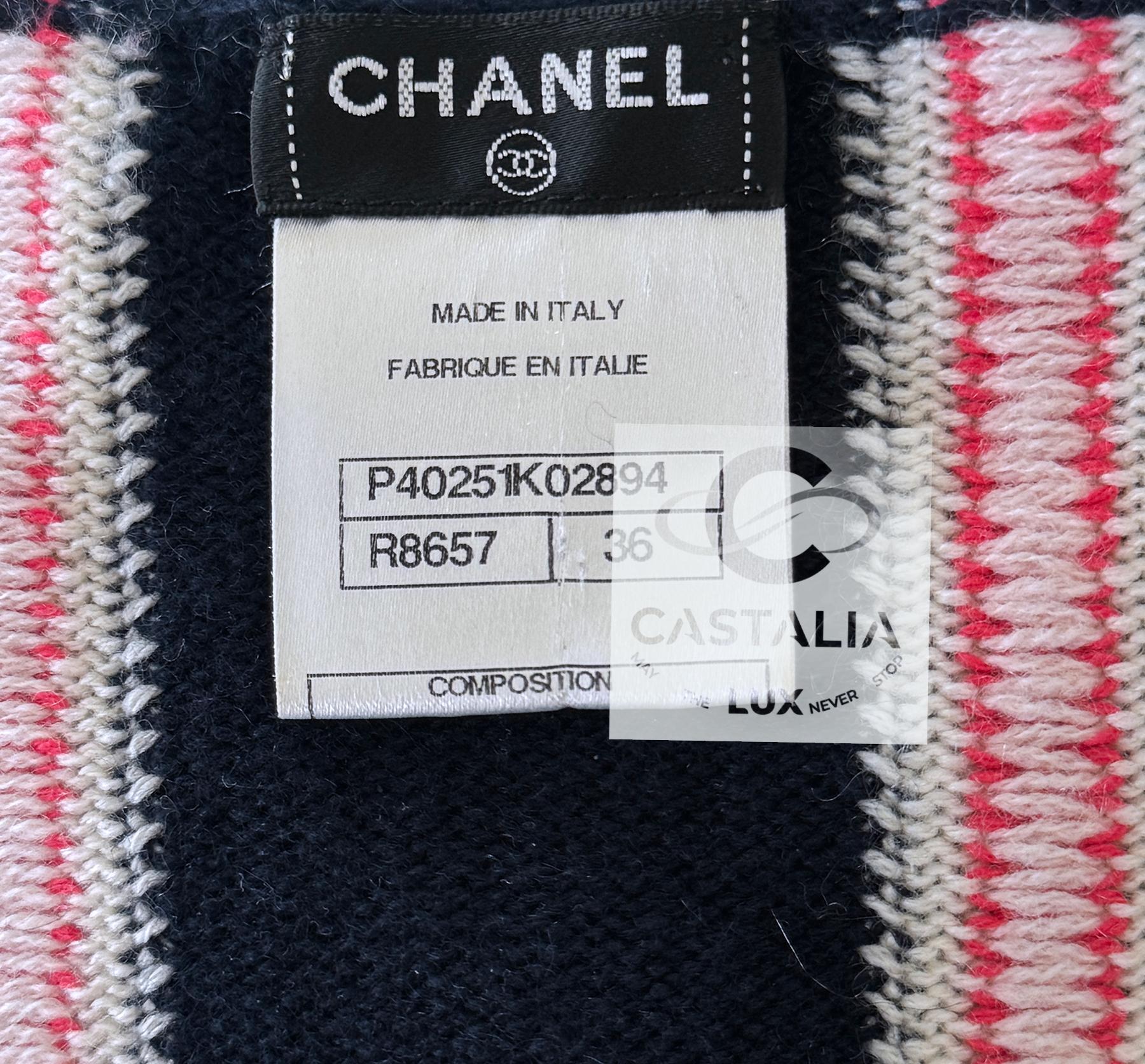 CHANEL Chaqueta de punto inspirada en el cubismo con botones del logotipo 36 FR en venta 9