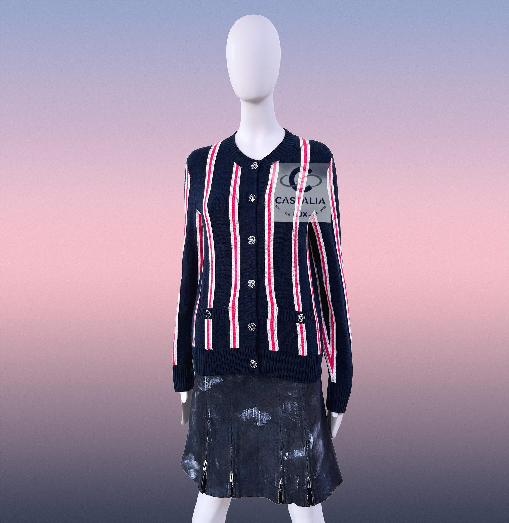 Femenino o masculino CHANEL Chaqueta de punto inspirada en el cubismo con botones del logotipo 36 FR en venta