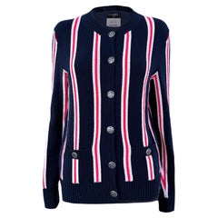 CHANEL Kubismus inspirierte Strickjacke mit Logo-Knöpfen 36 FR
