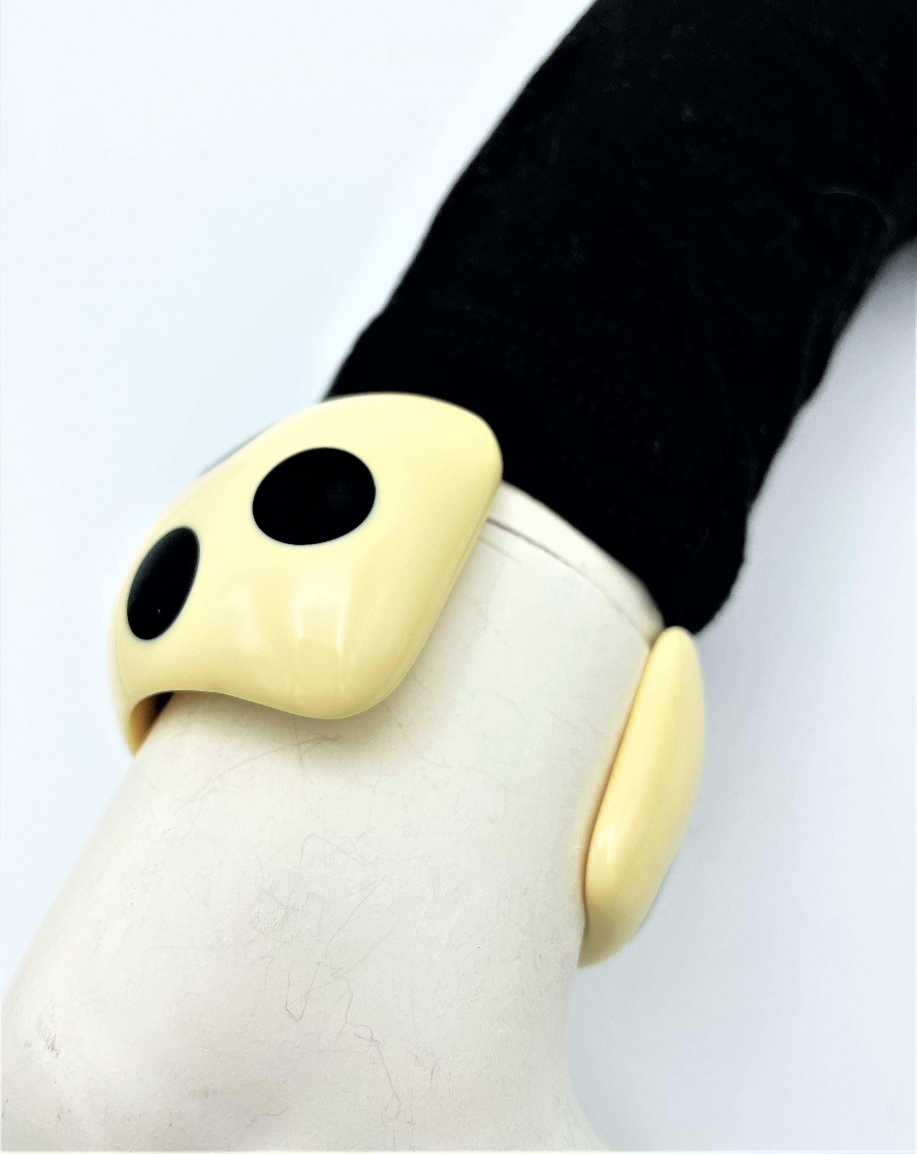 Chanel Cuff/bangle with big CC's and black dots, acryl, signed 96P - 1996 spring For Sale 6