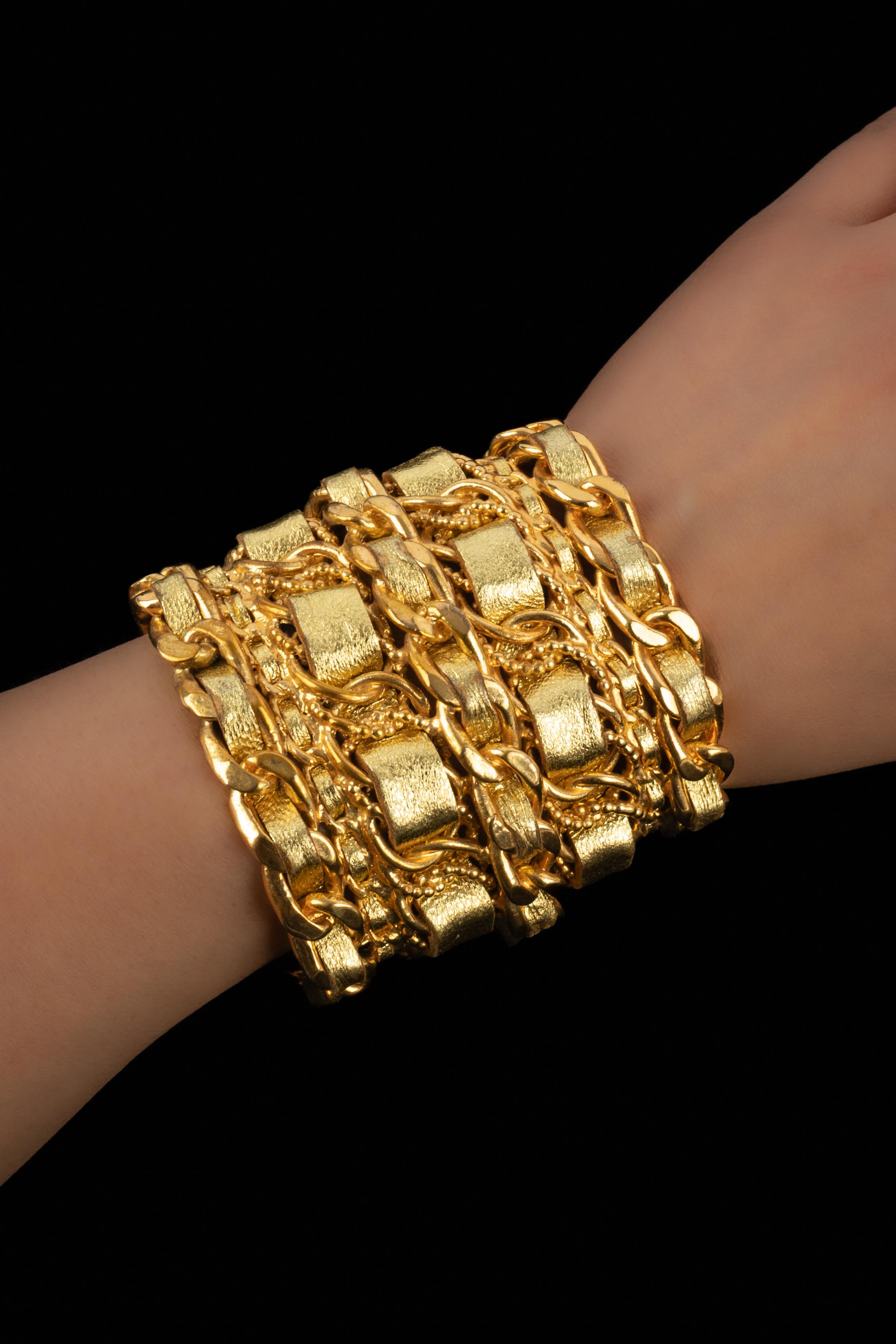 Bracelet manchette Chanel 1990 en vente 6